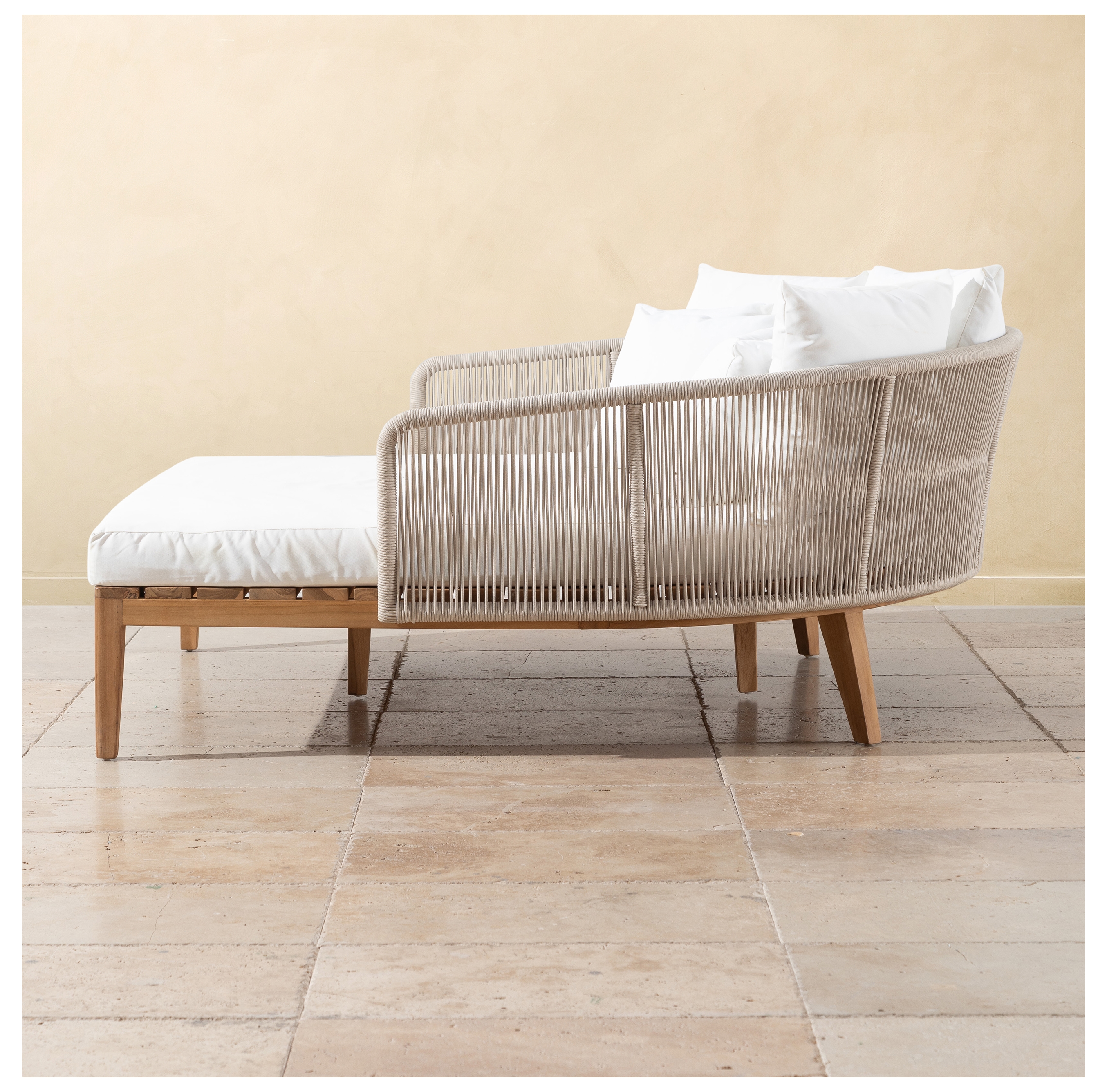 LUCIA DAYBED