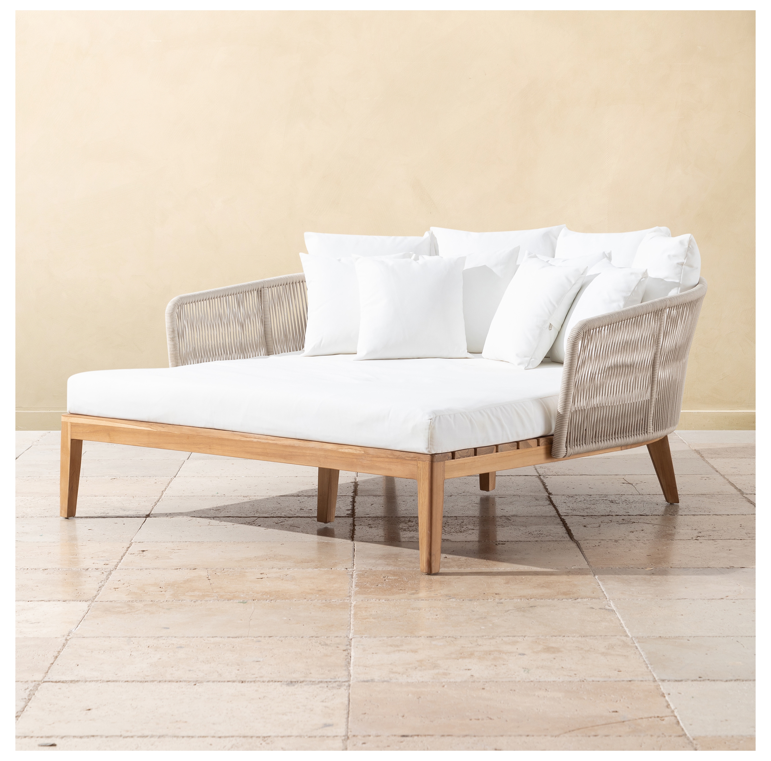 LUCIA DAYBED