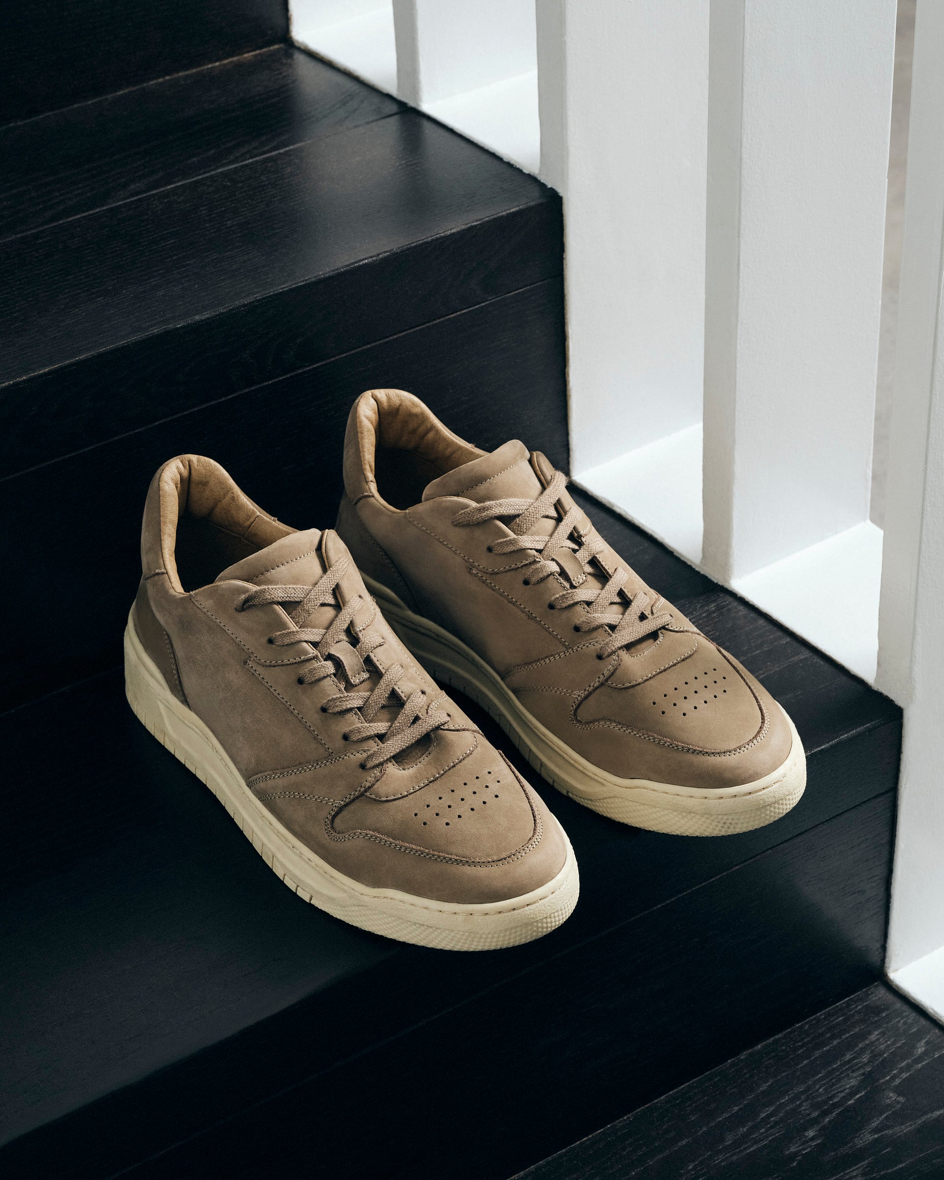 BAĞCIKLI NUBUK SNEAKER AYAKKABI