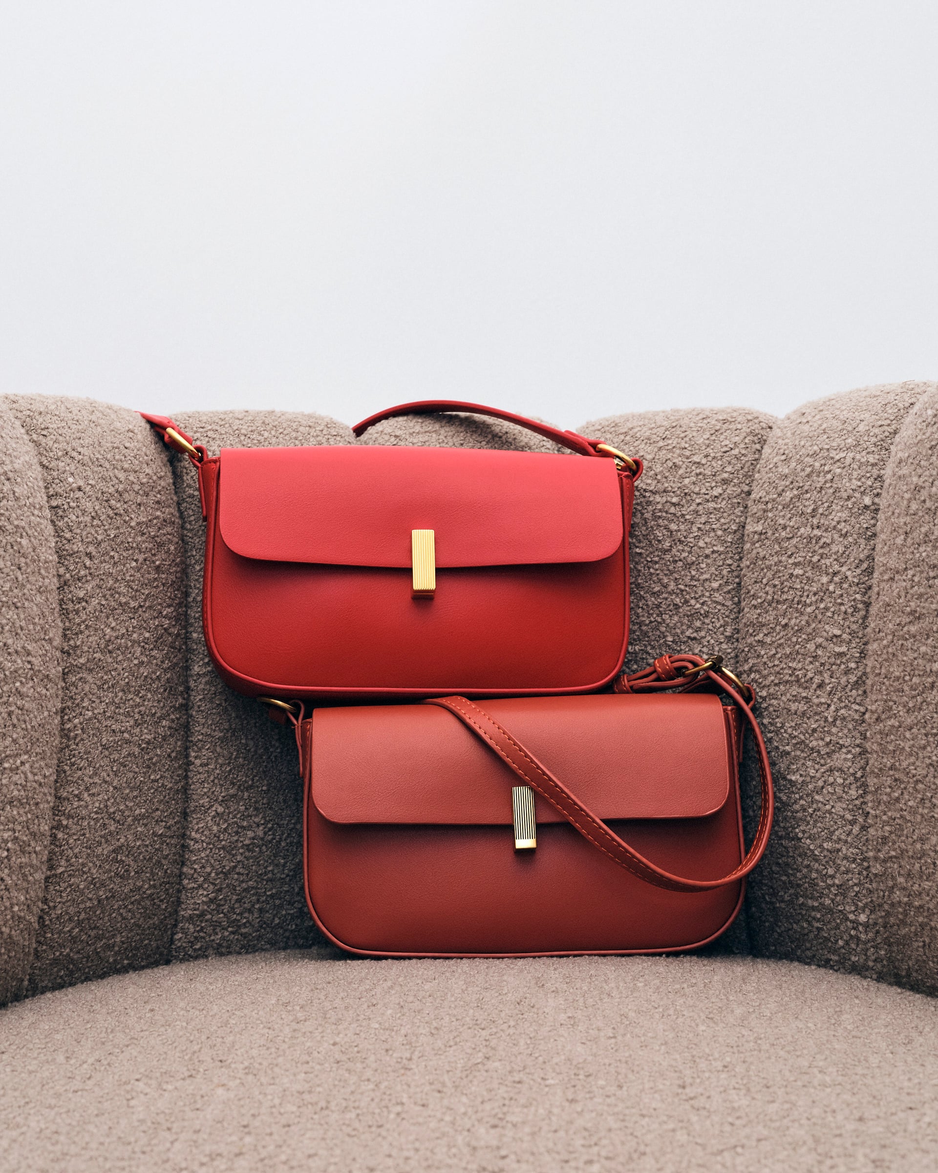 ASKILI OMUZ ÇANTASI