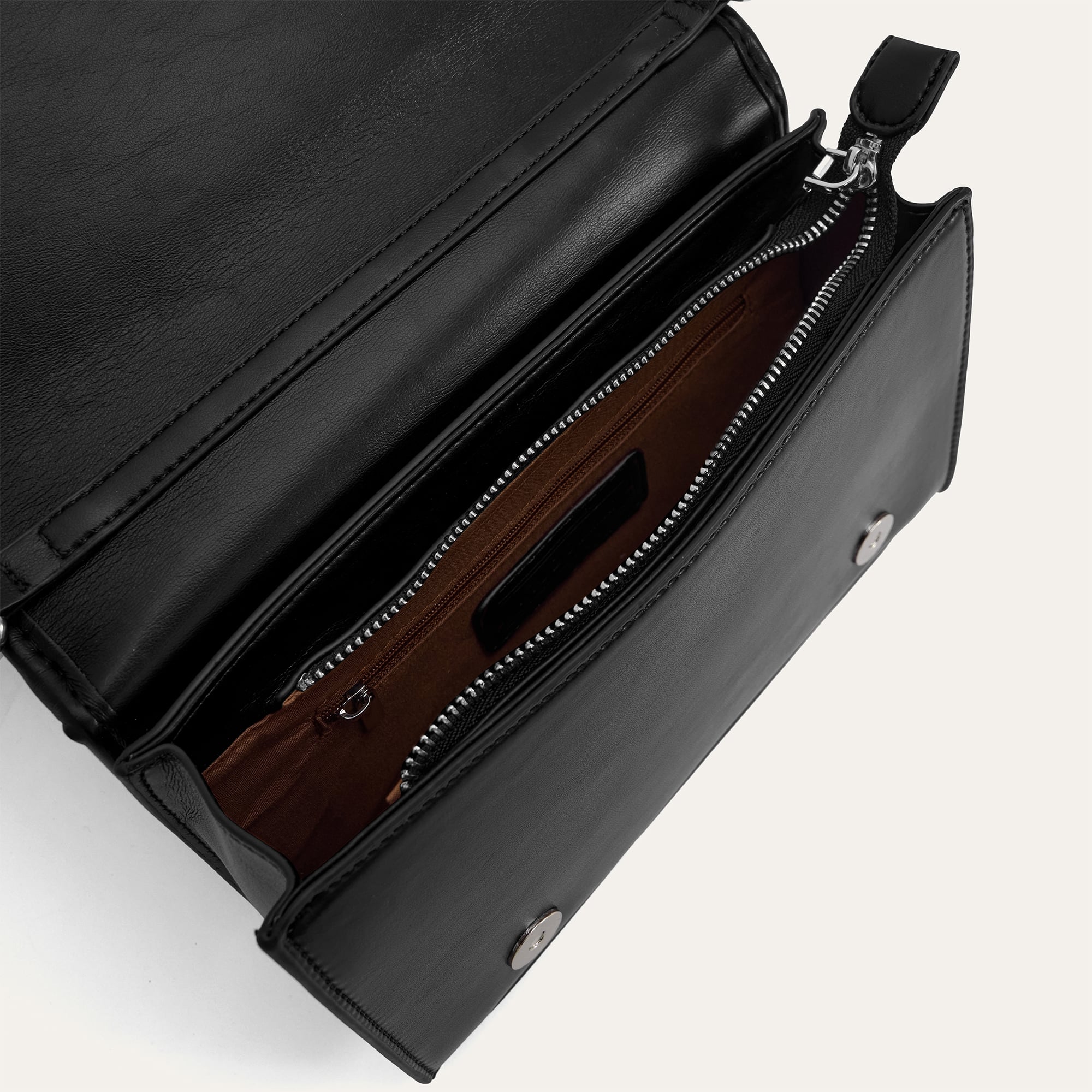 DERİ GÖRÜNÜMLÜ DESENLİ OMUZ ÇANTASI