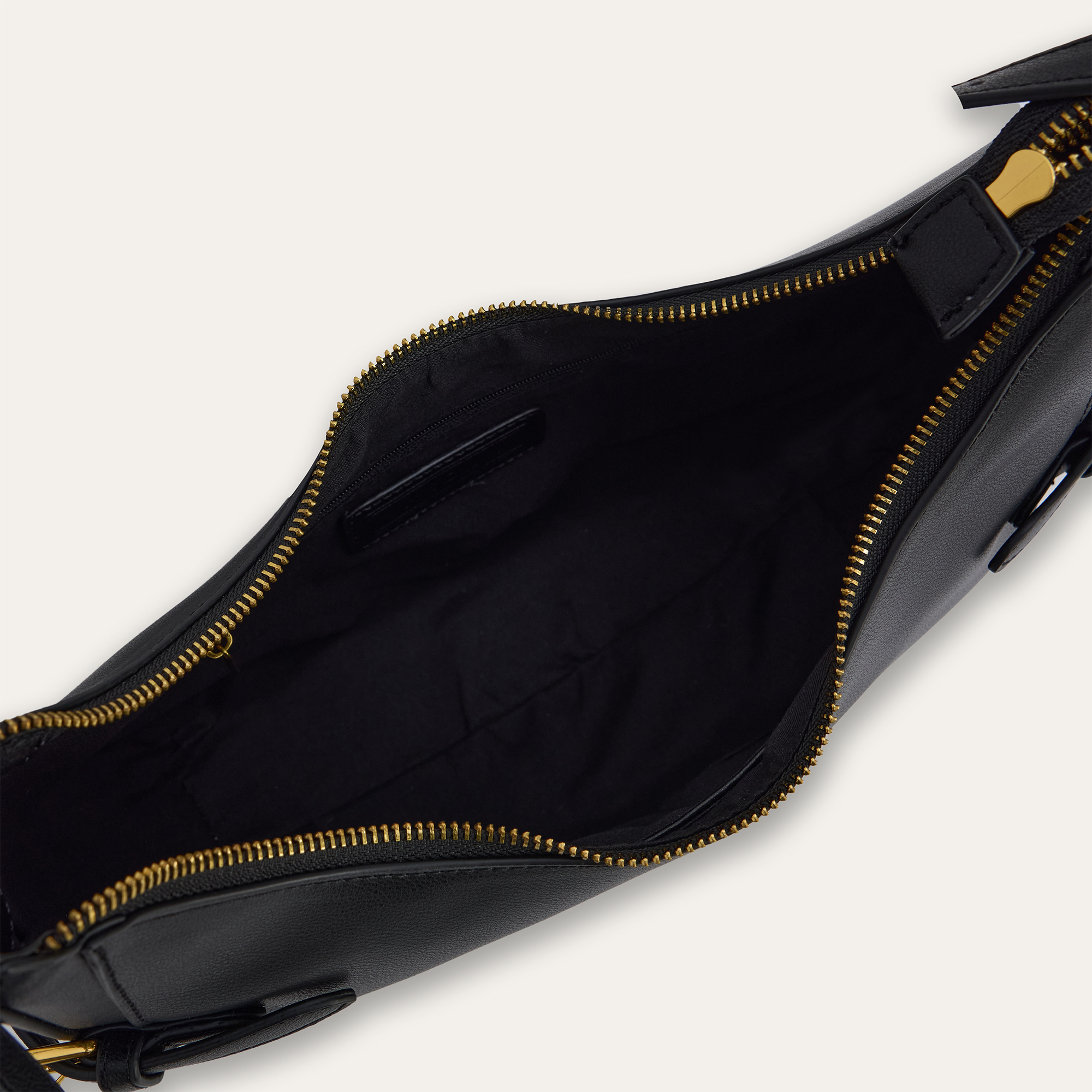 KEMER DETAYLI OVAL ÇANTA