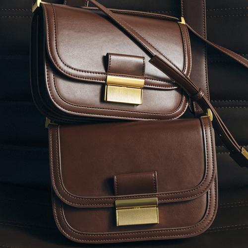 TOKA DETAYLI OMUZ ÇANTASI