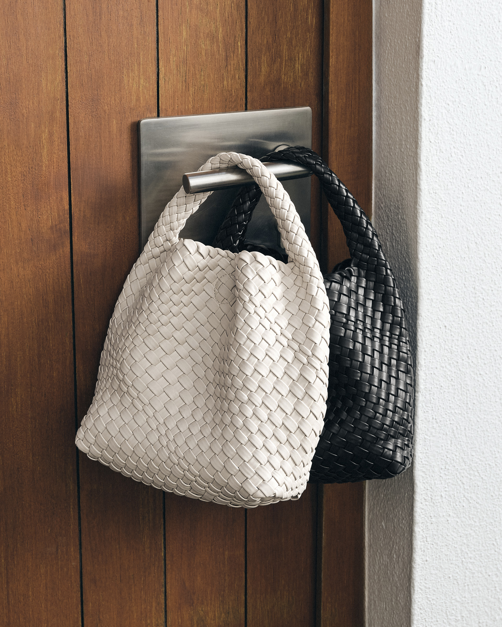 DERİ GÖRÜNÜMLÜ ÖRGÜ EL ÇANTASI