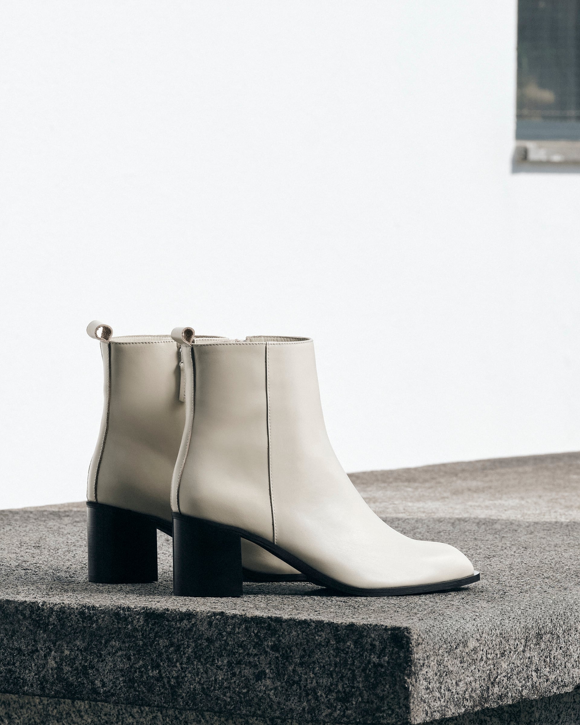 HAKİKİ DERİ TOPUKLU BOT