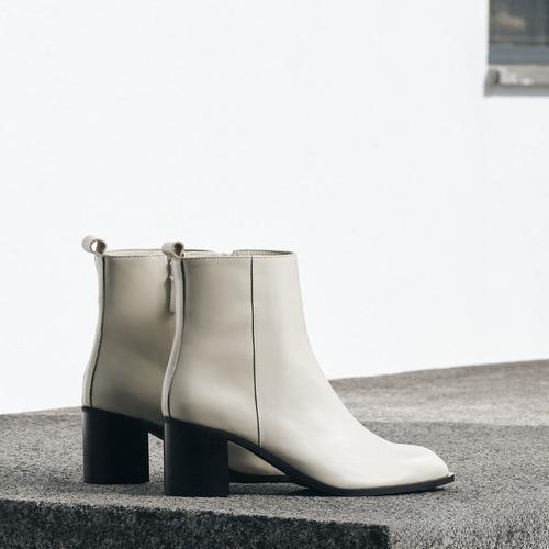  HAKİKİ DERİ TOPUKLU BOT