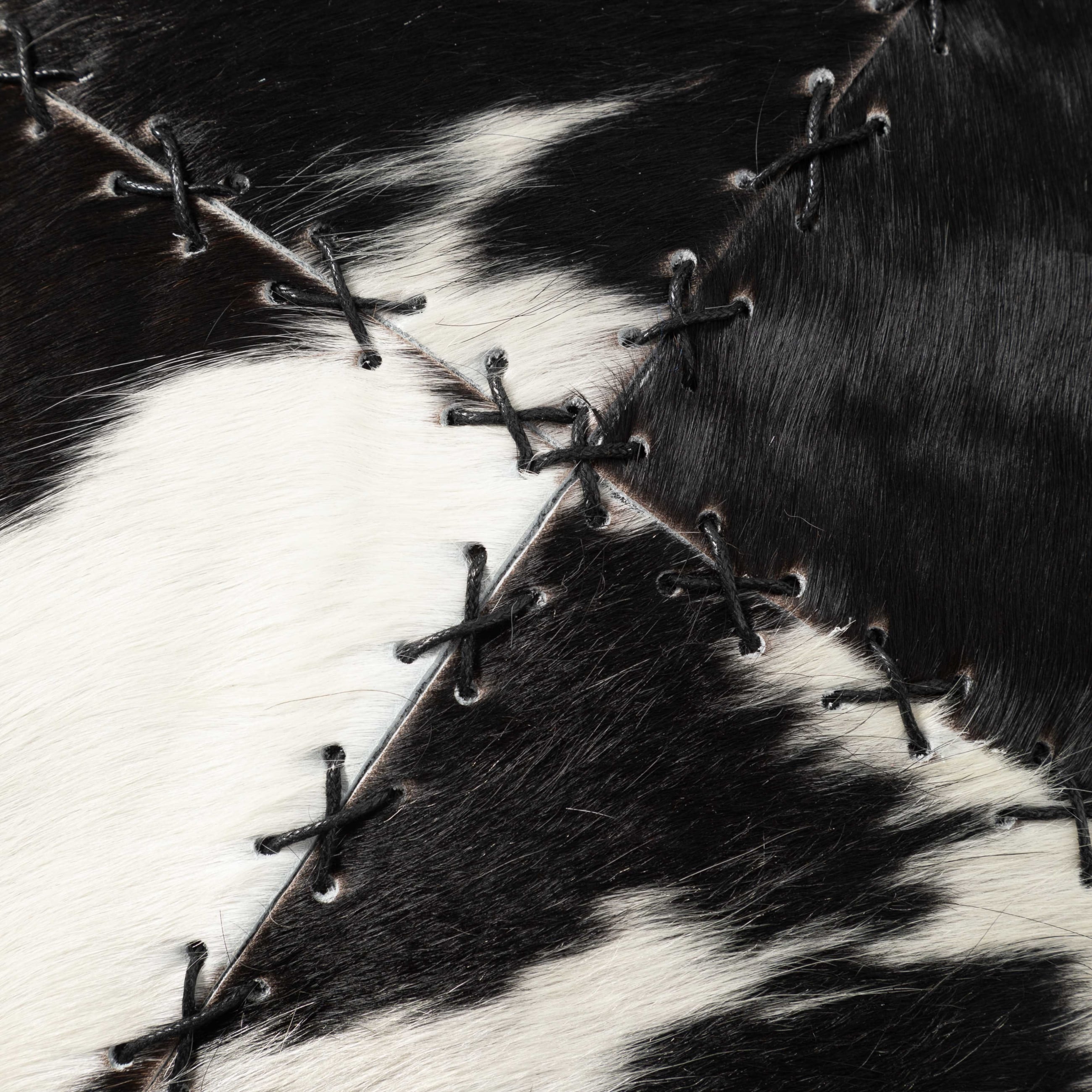 SOPHIA DERİ KIRLENT SİYAH BEYAZ 45X45