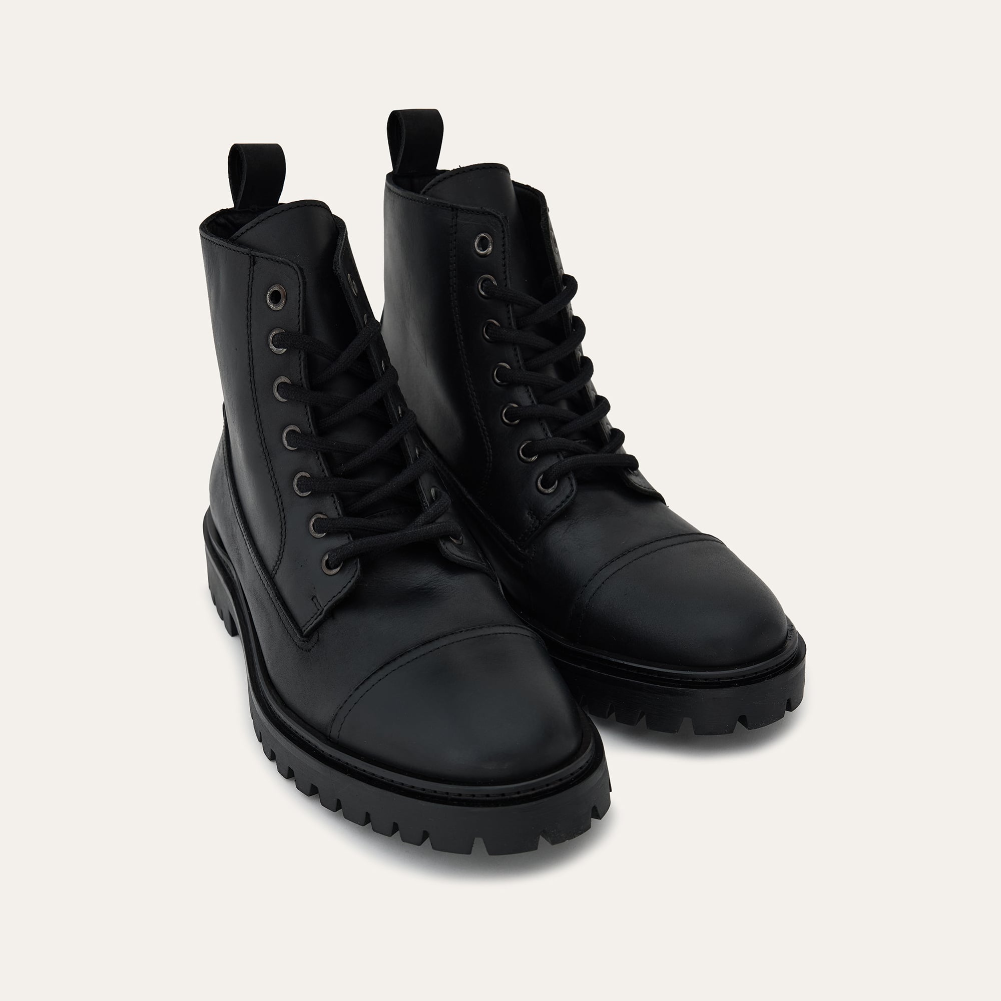 BAĞCIKLI DERİ BİLEKTE BOT