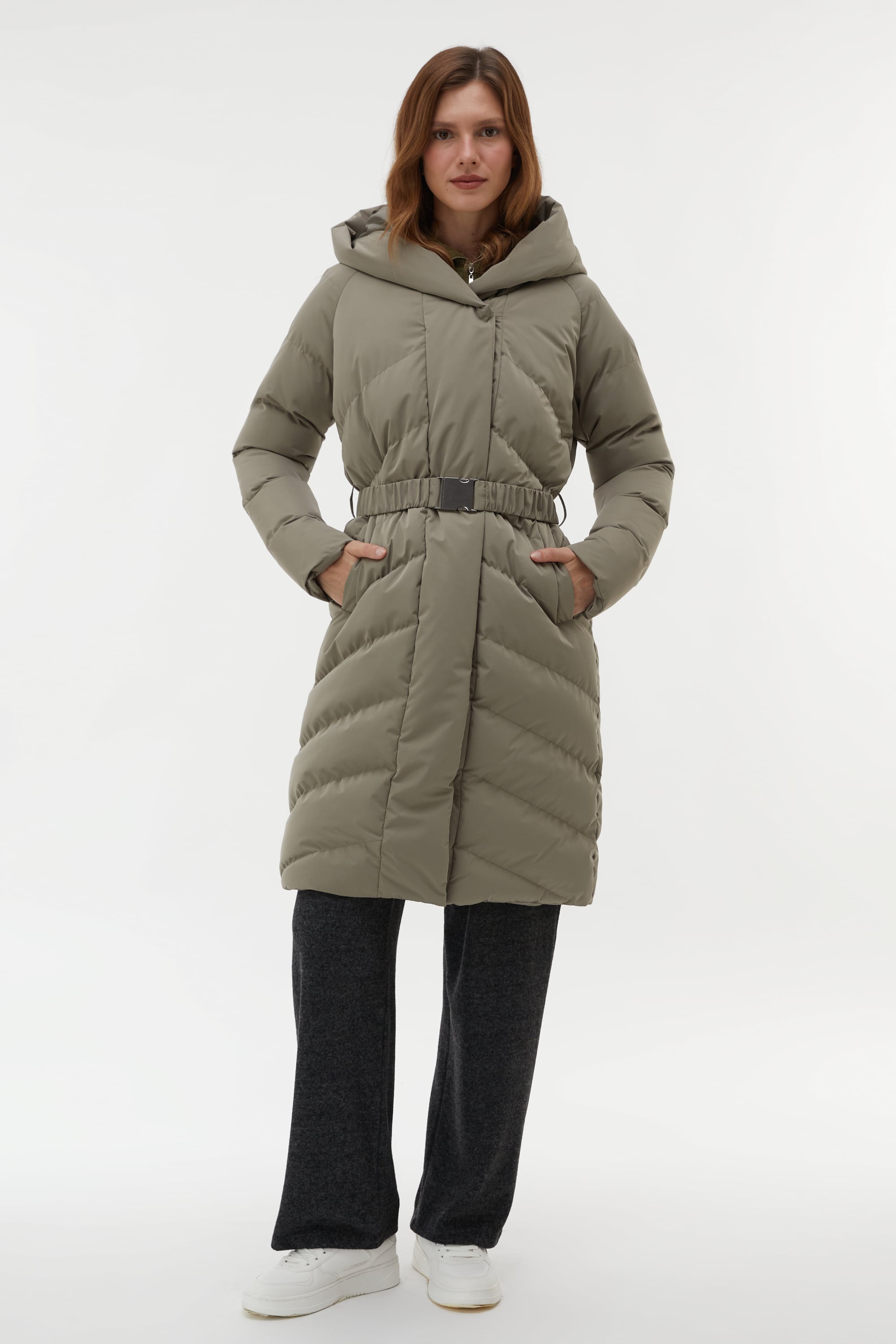 KAPÜŞONLU KEMERLİ UZUN ŞİŞME MONT