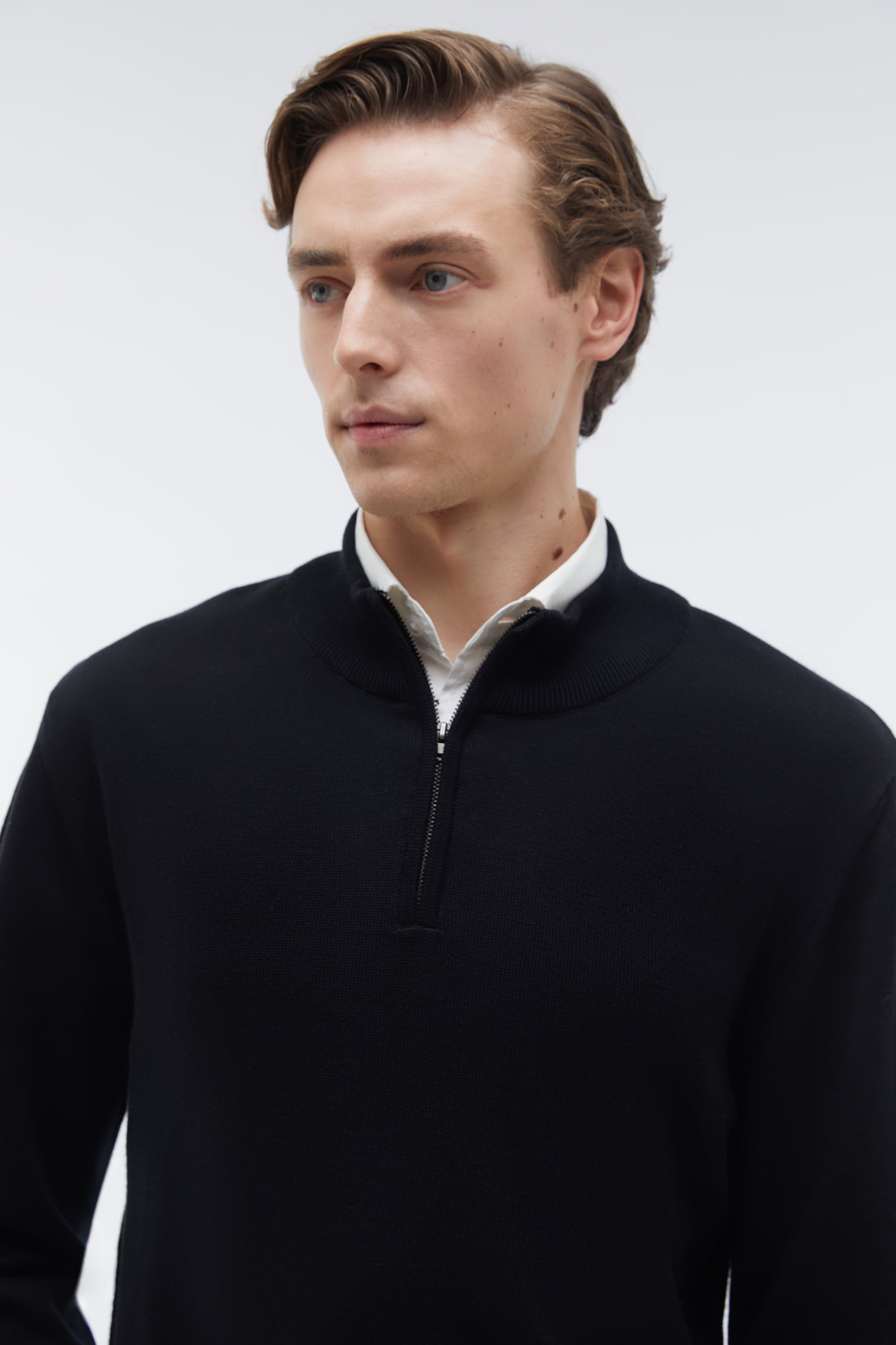 DİK YAKA UZUN KOLLU KAZAK