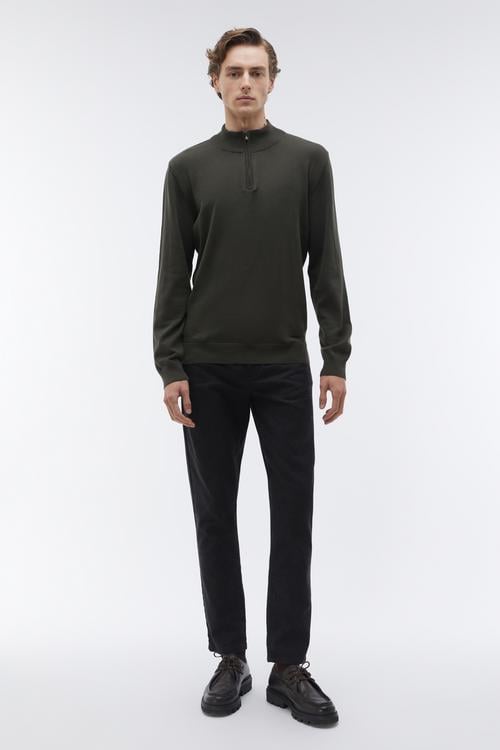  DİK YAKA UZUN KOLLU KAZAK