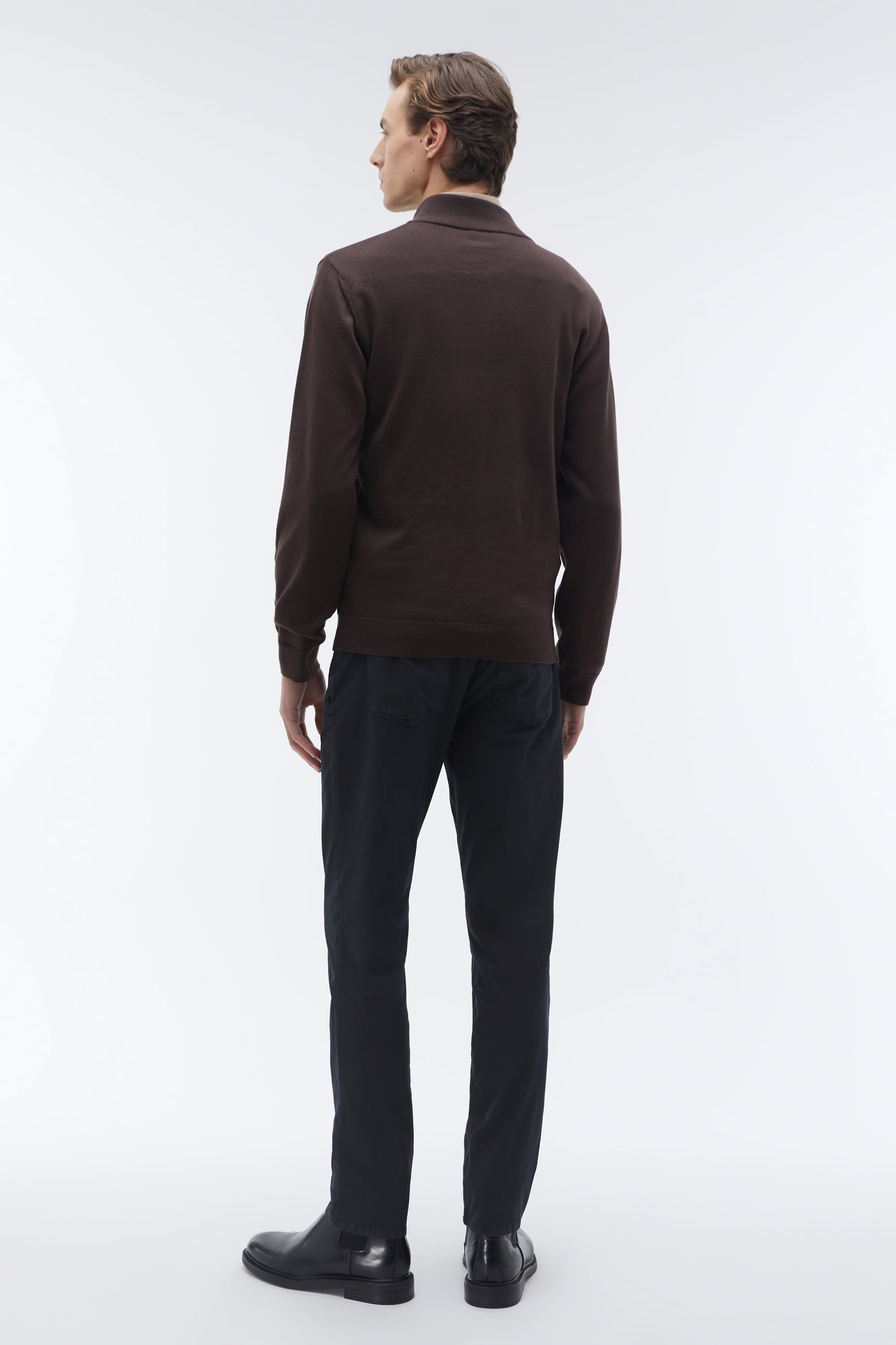 DİK YAKA UZUN KOLLU KAZAK