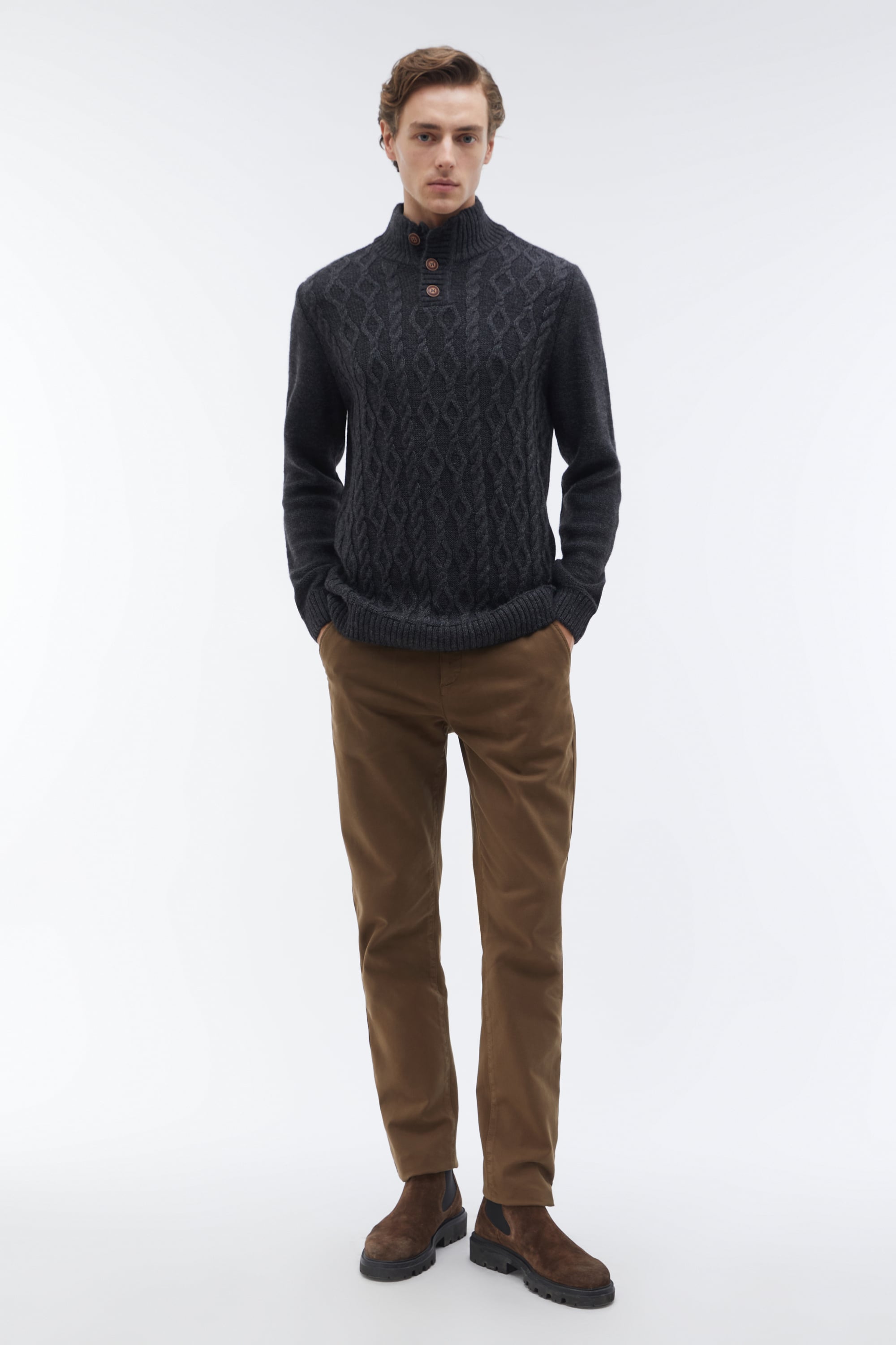 ÖRGÜLÜ DİK YAKA YÜN KARIŞIMLI KAZAK