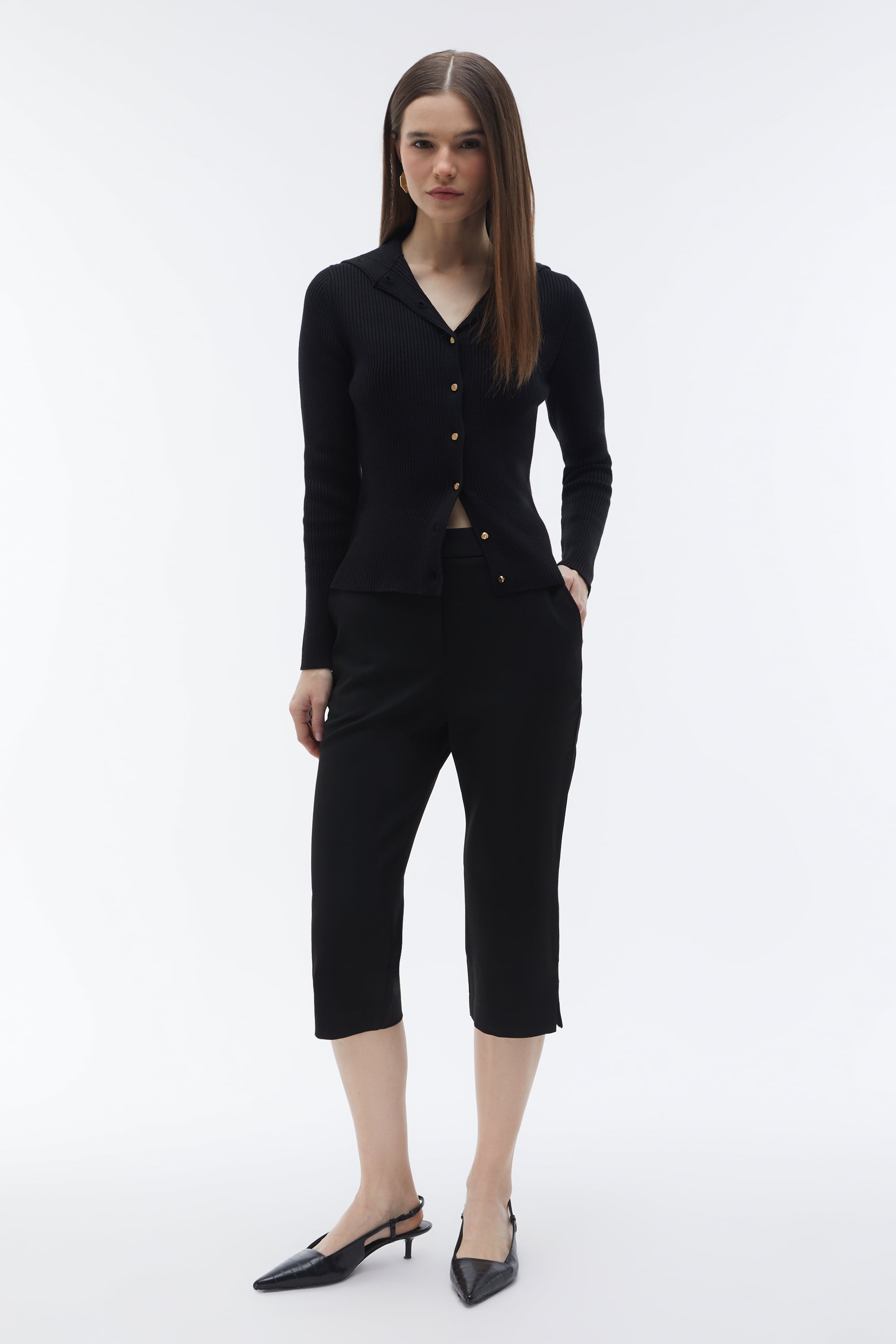 DİK YAKA TRİKO HIRKA