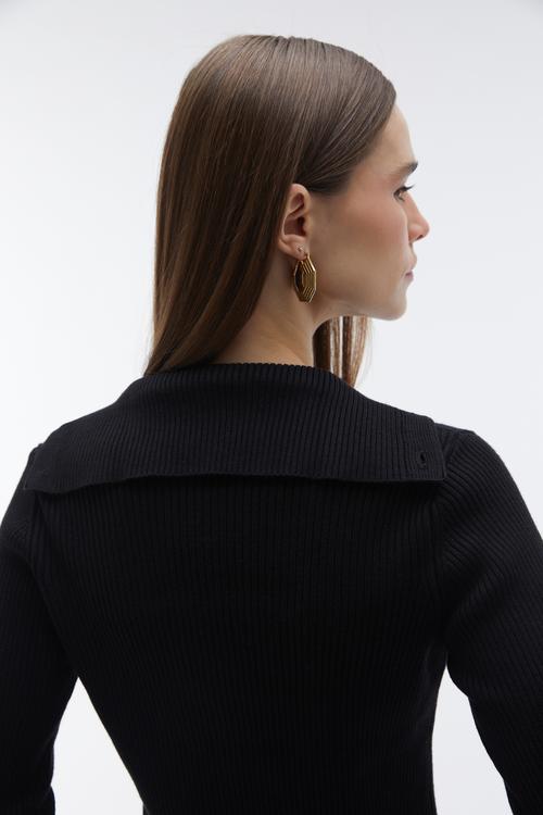 DİK YAKA TRİKO HIRKA