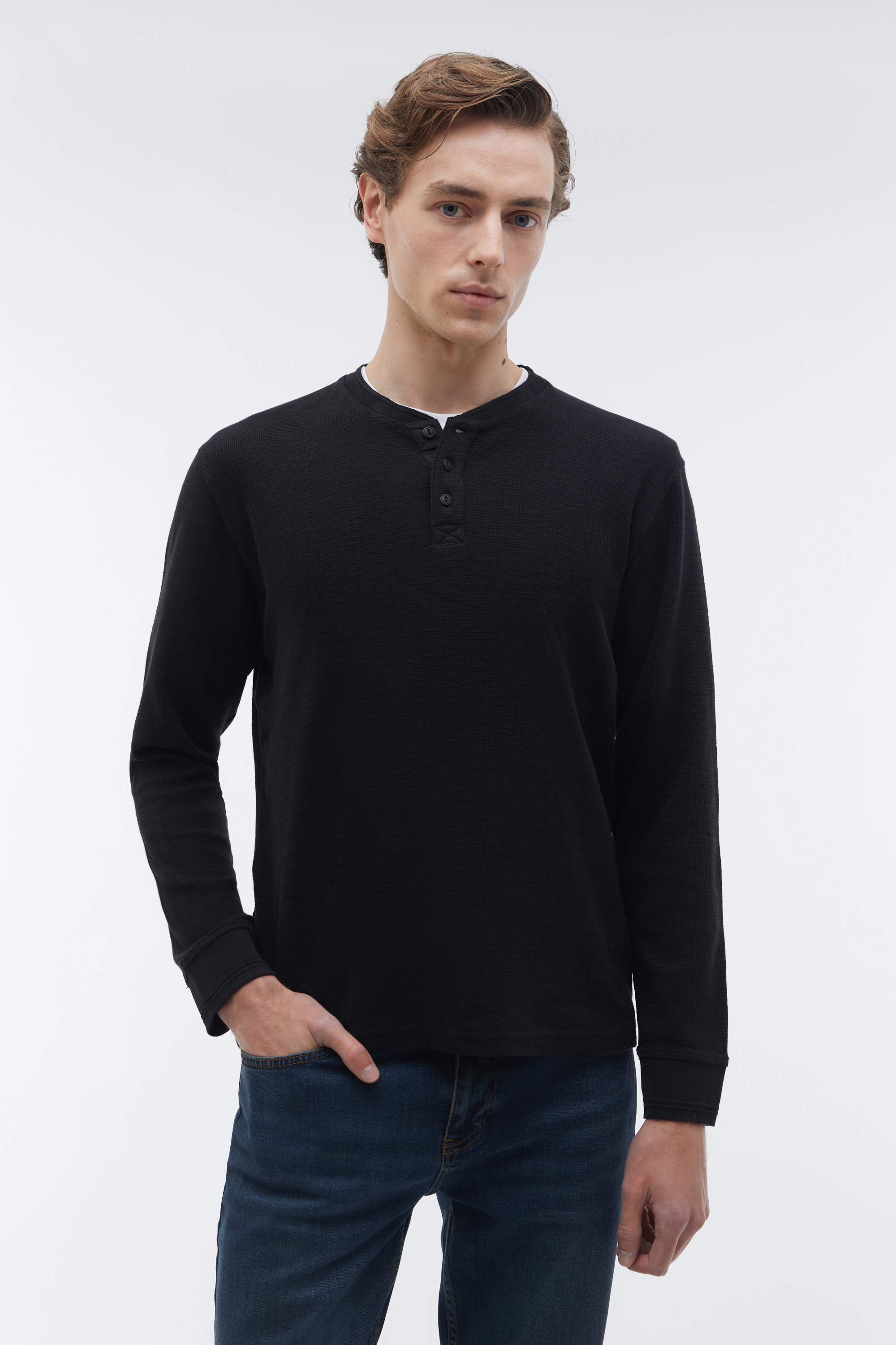 HENLEY YAKA UZUN KOLLU T-SHIRT