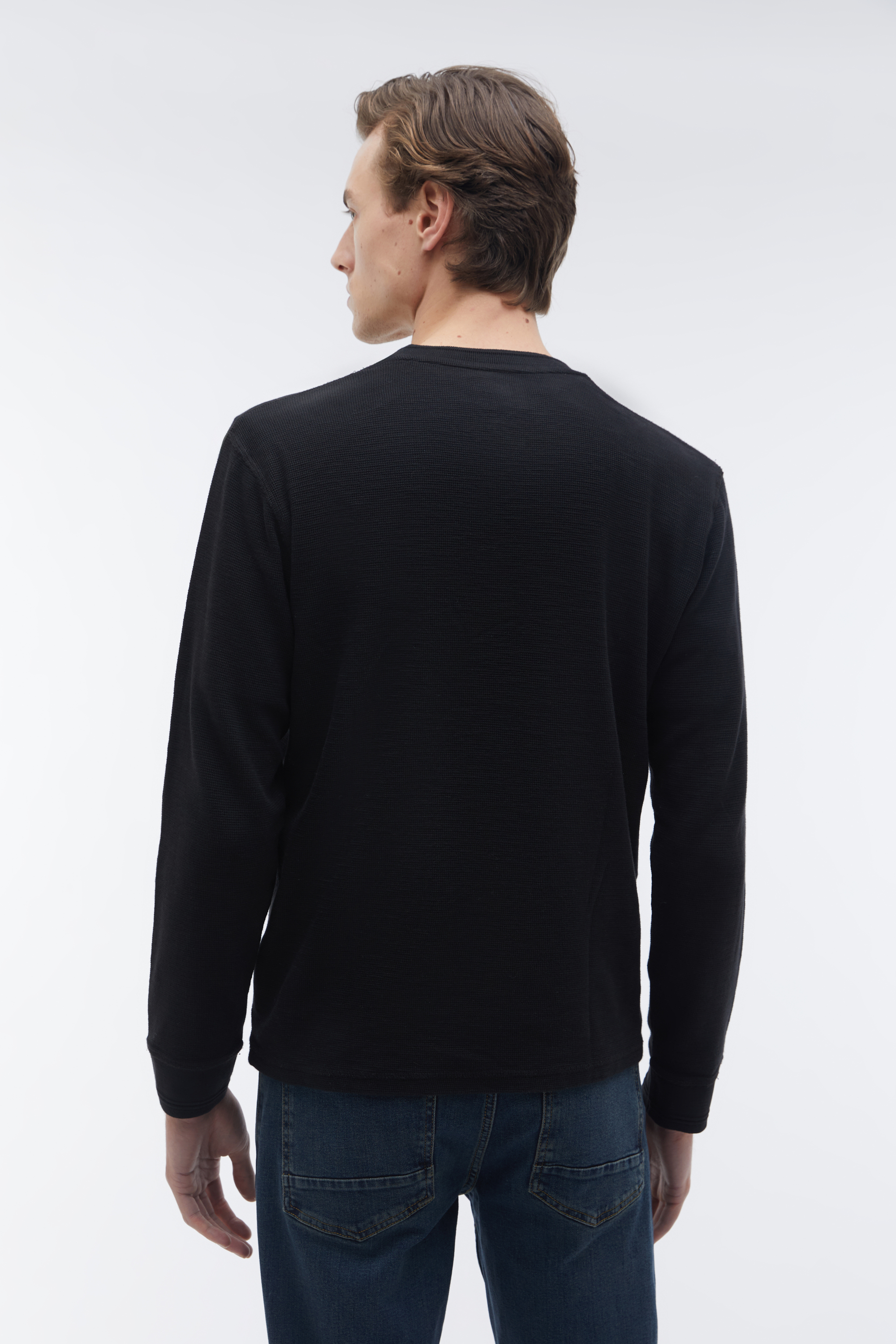 HENLEY YAKA UZUN KOLLU T-SHIRT