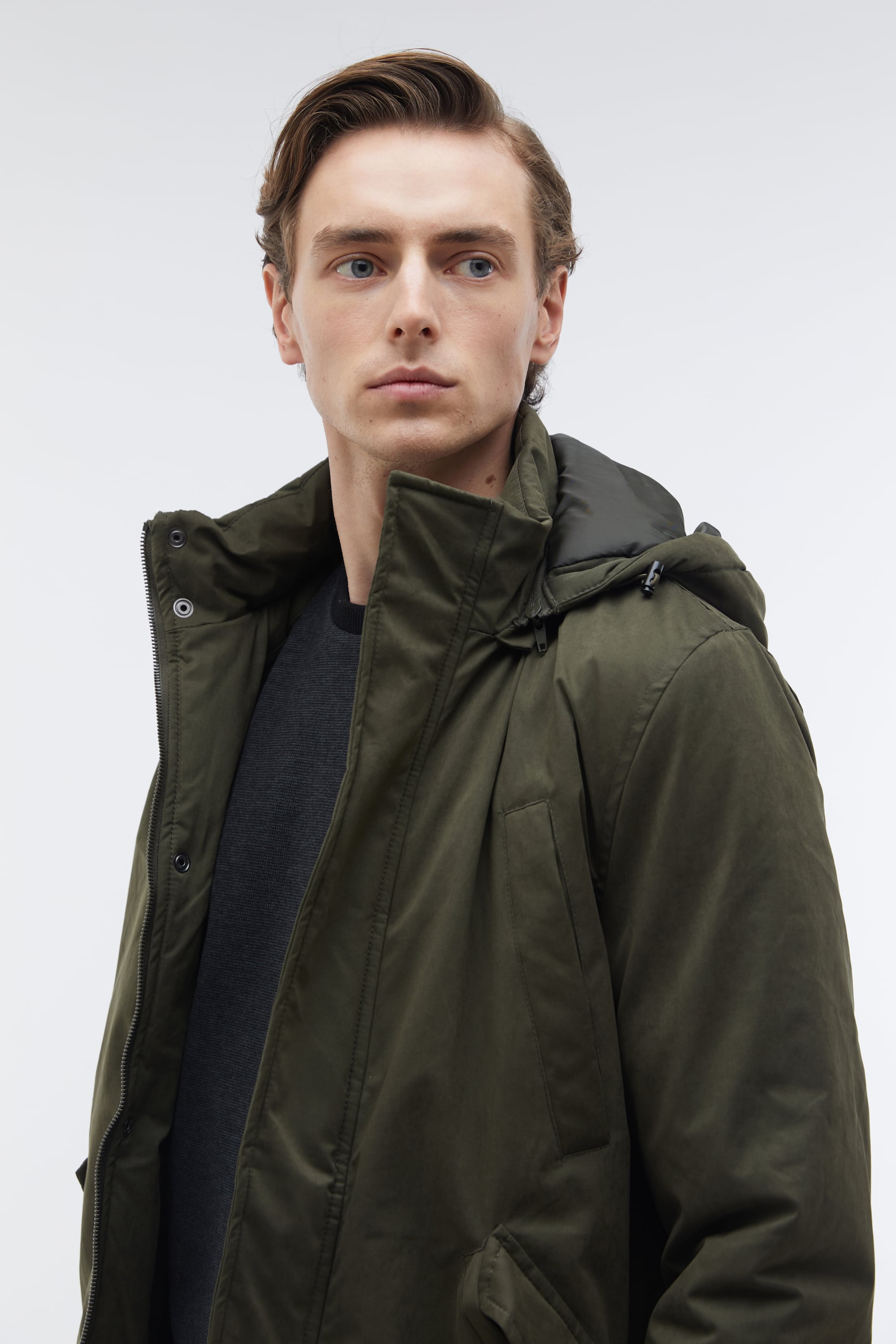 KAPÜŞONLU ÇOK CEPLİ MONT