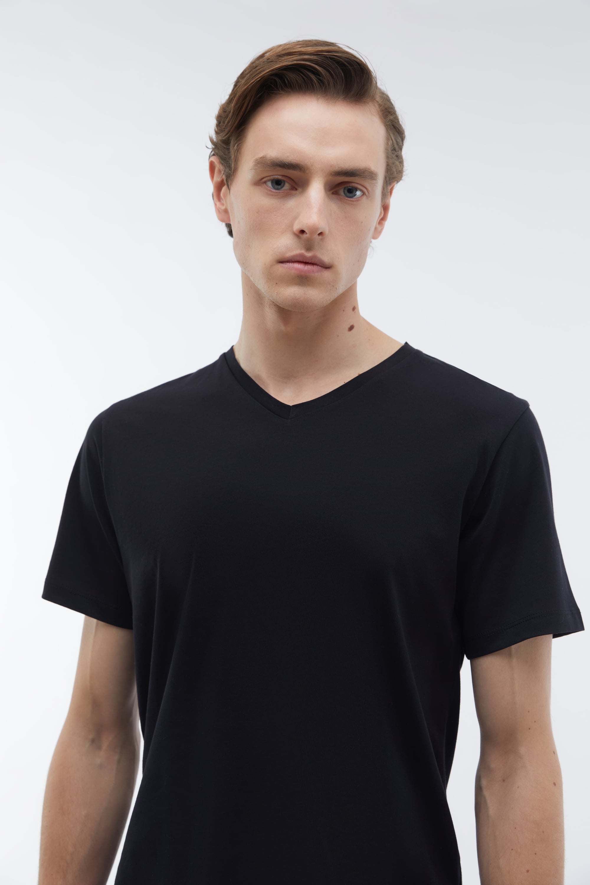 V YAKA KISA KOLLU T-SHIRT