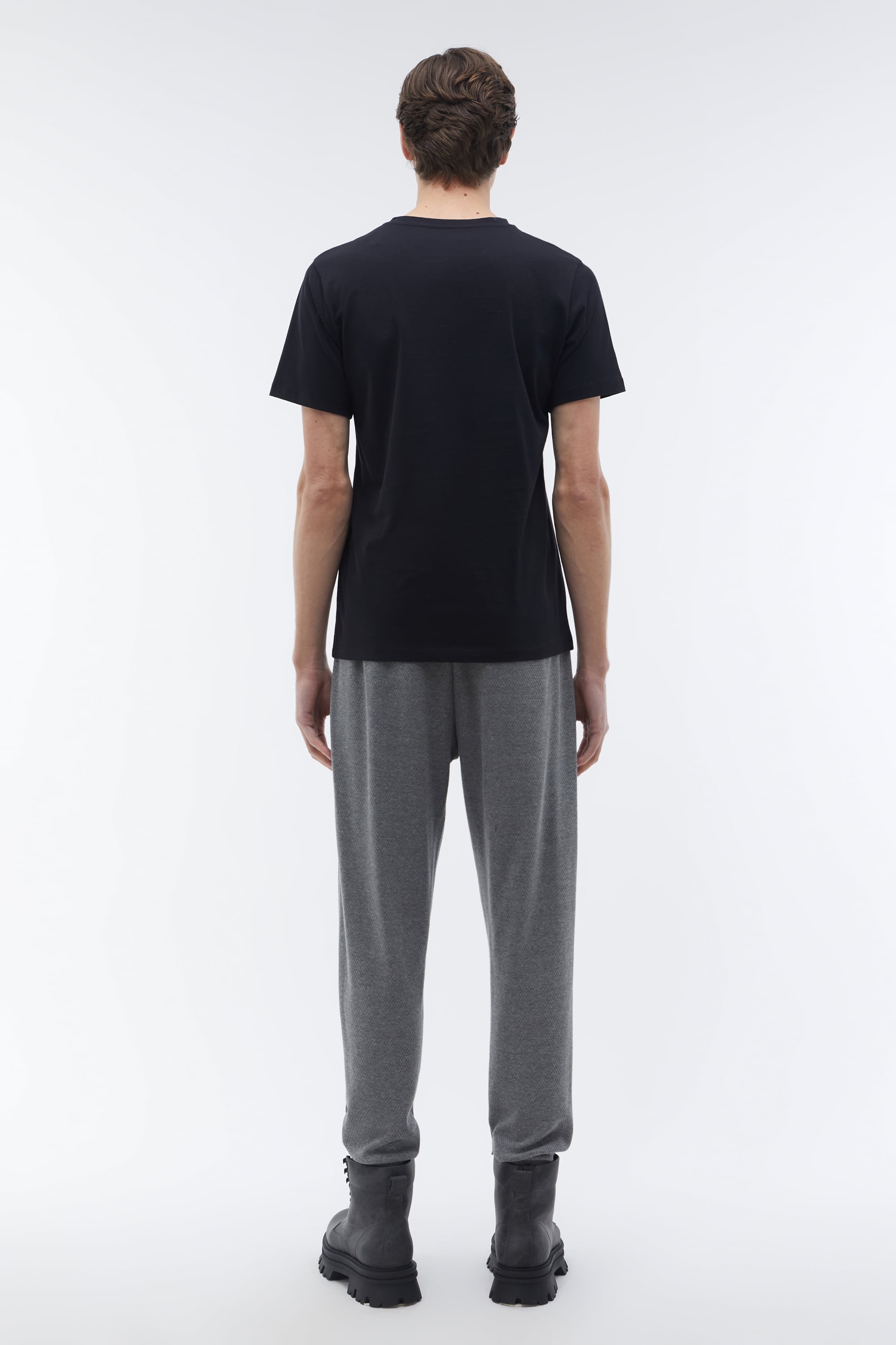 V YAKA KISA KOLLU T-SHIRT