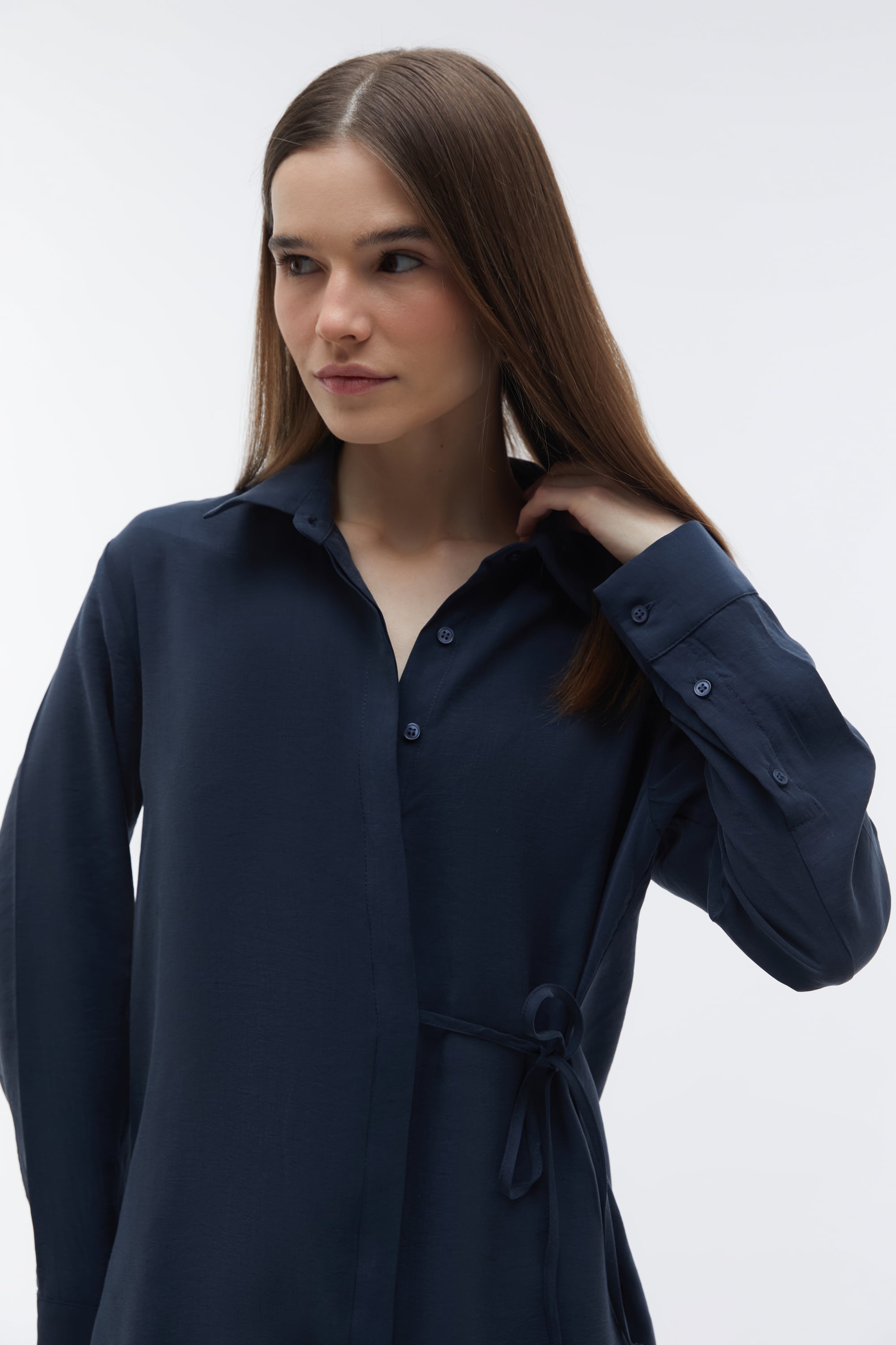 BAĞLAMA DETAYLI MODAL GÖMLEK