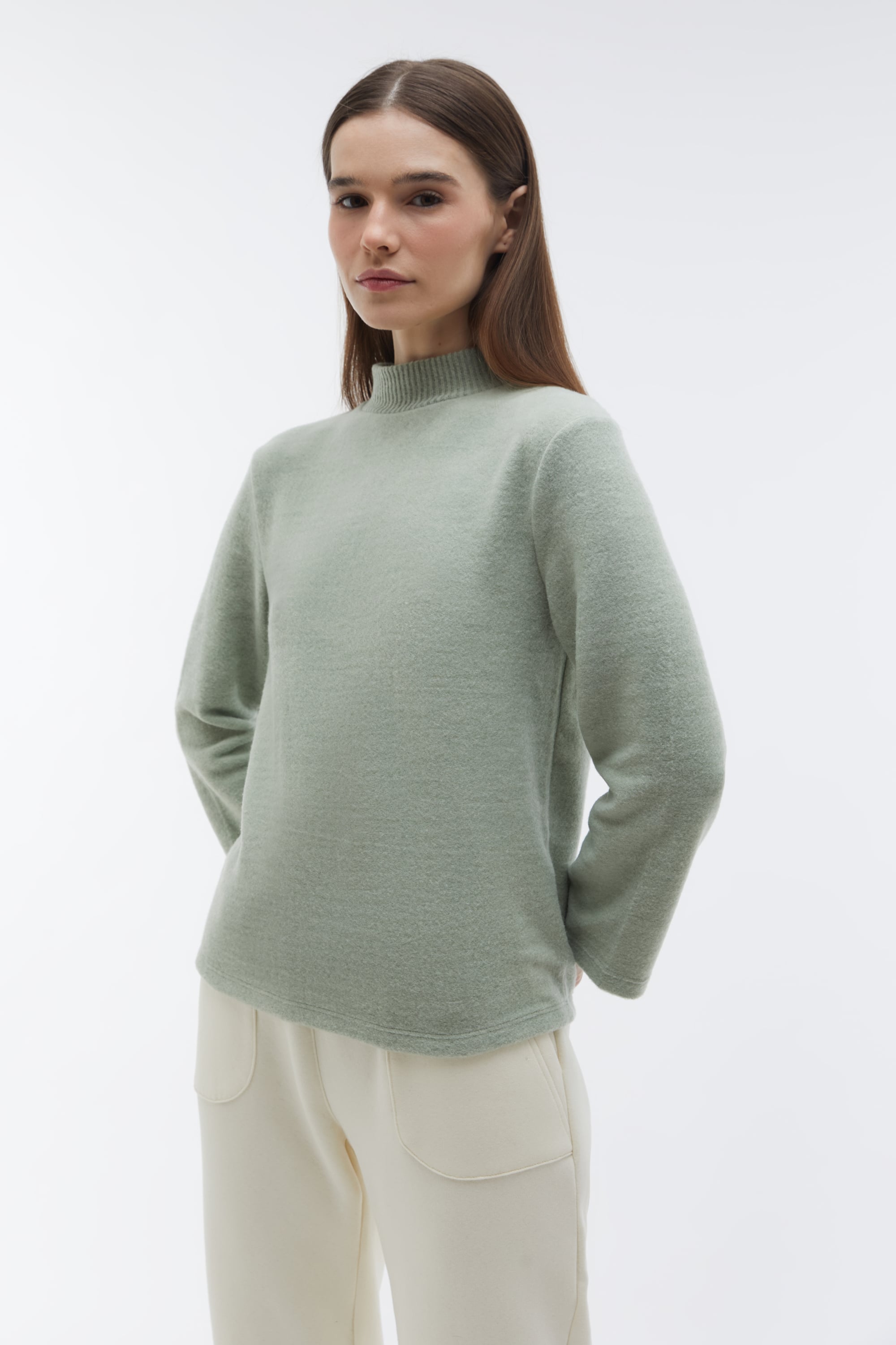 DİK YAKA SWEATSHIRT