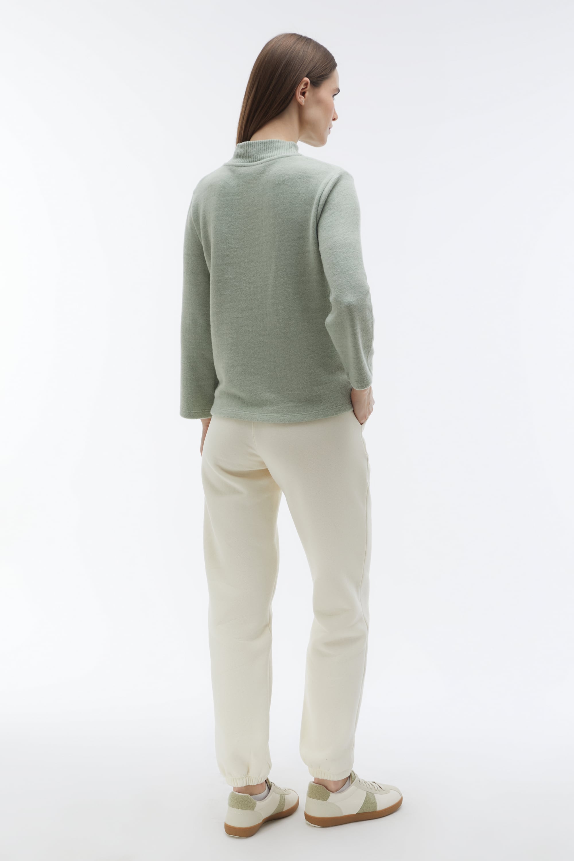 DİK YAKA SWEATSHIRT