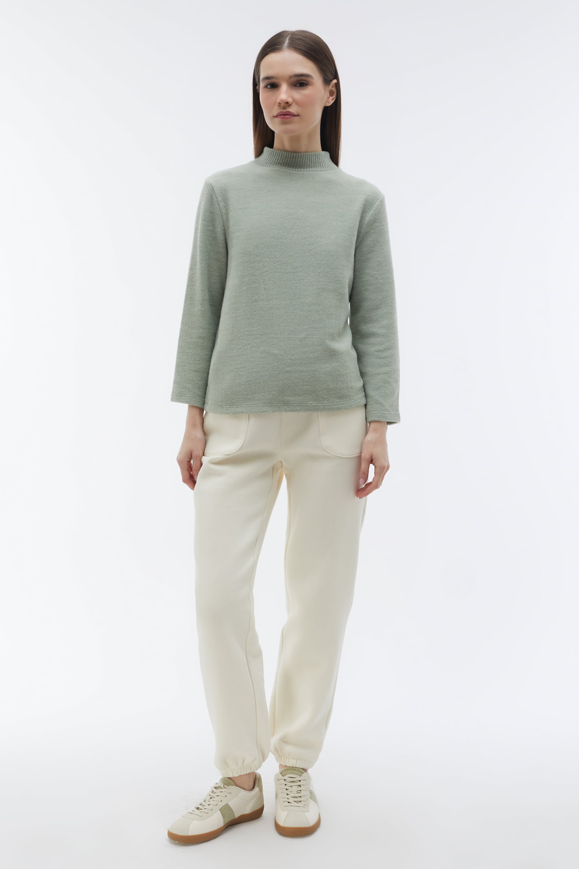 DİK YAKA SWEATSHIRT