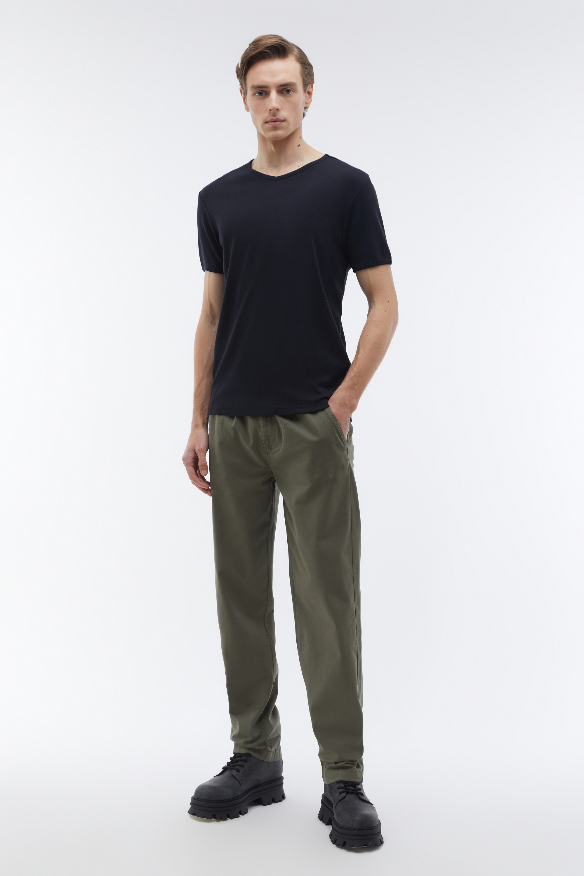 V YAKA REGULAR FIT T-SHIRT