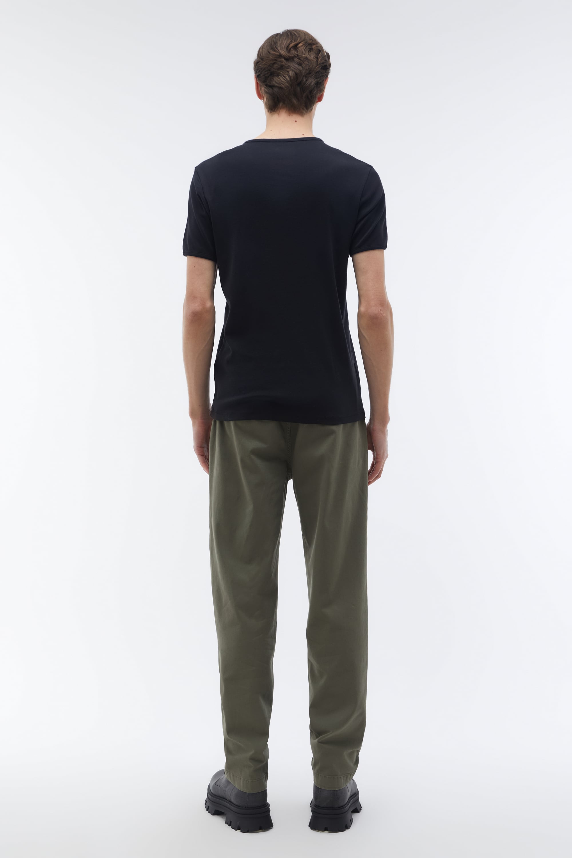 V YAKA REGULAR FIT T-SHIRT