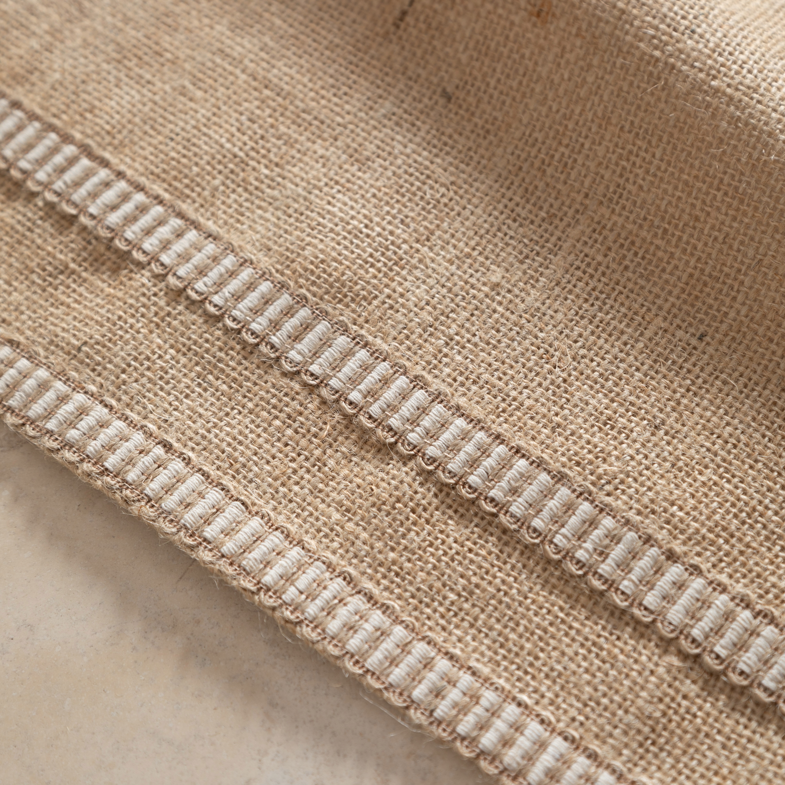 ERIN JÜT RUNNER BEYAZ ÇİZGİLİ 40X140