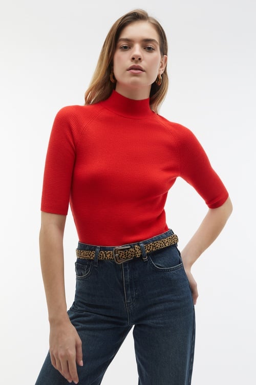  DİK YAKA KISA KOLLU KAZAK