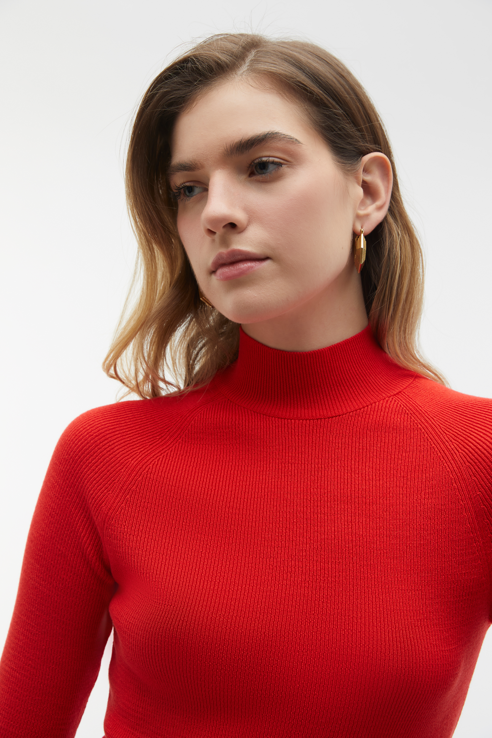 DİK YAKA KISA KOLLU KAZAK