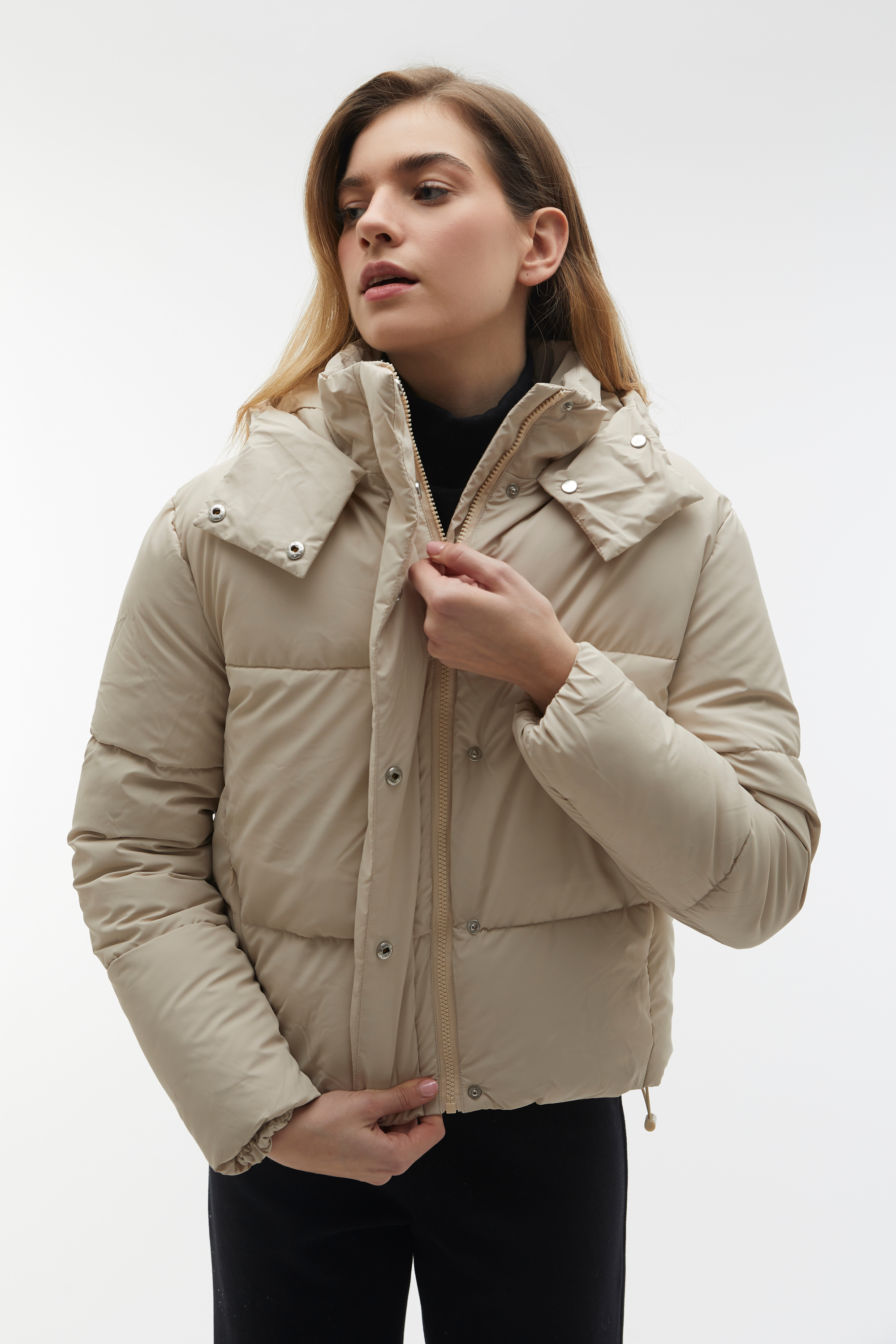 KAPÜŞONLU KAPİTONELİ ŞİŞME MONT