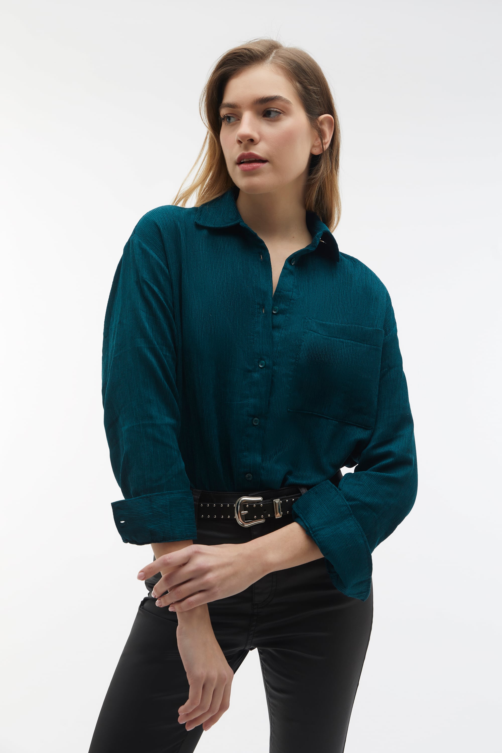 DOKULU UZUN KOLLU GÖMLEK