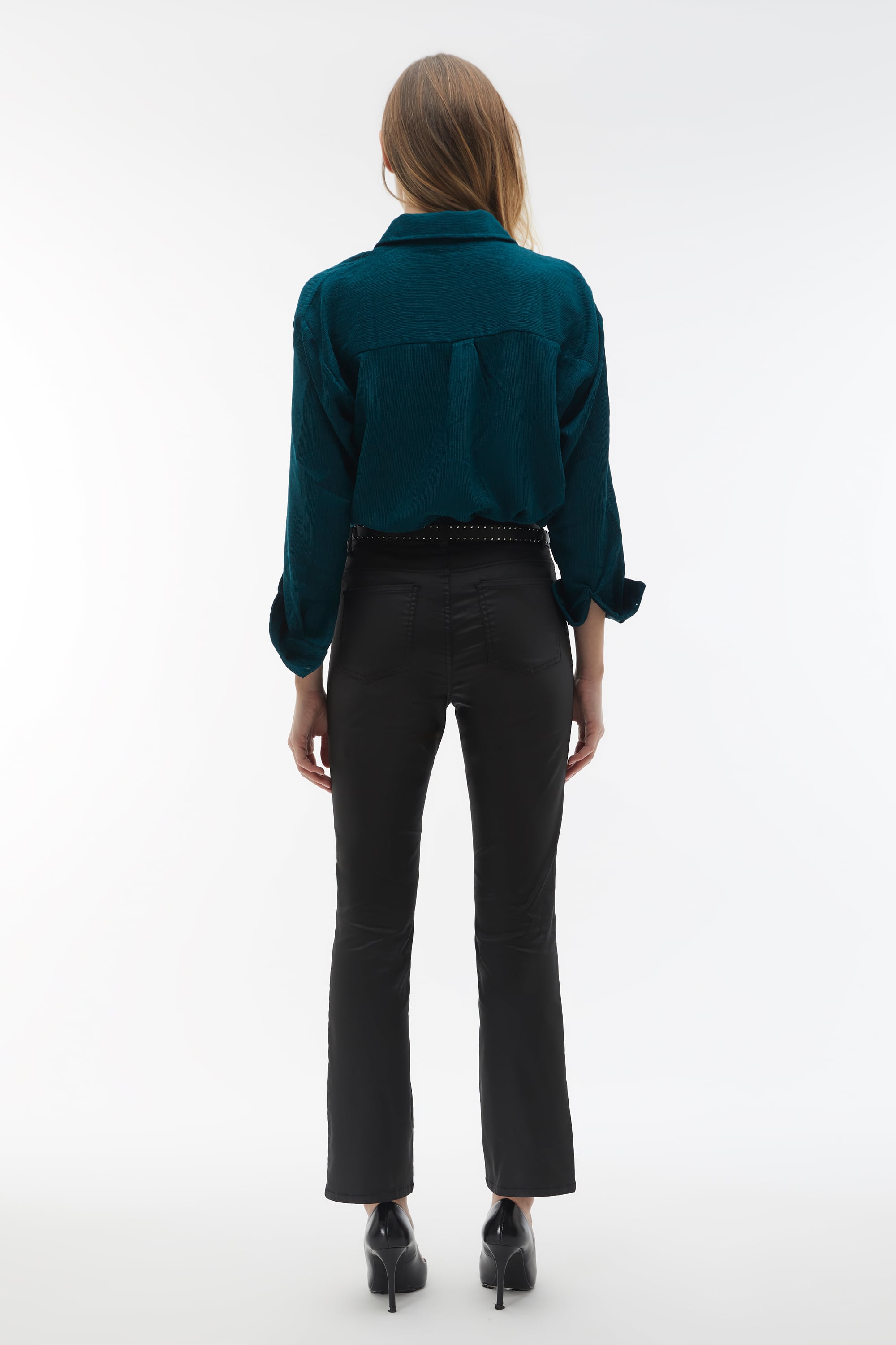 DOKULU UZUN KOLLU GÖMLEK