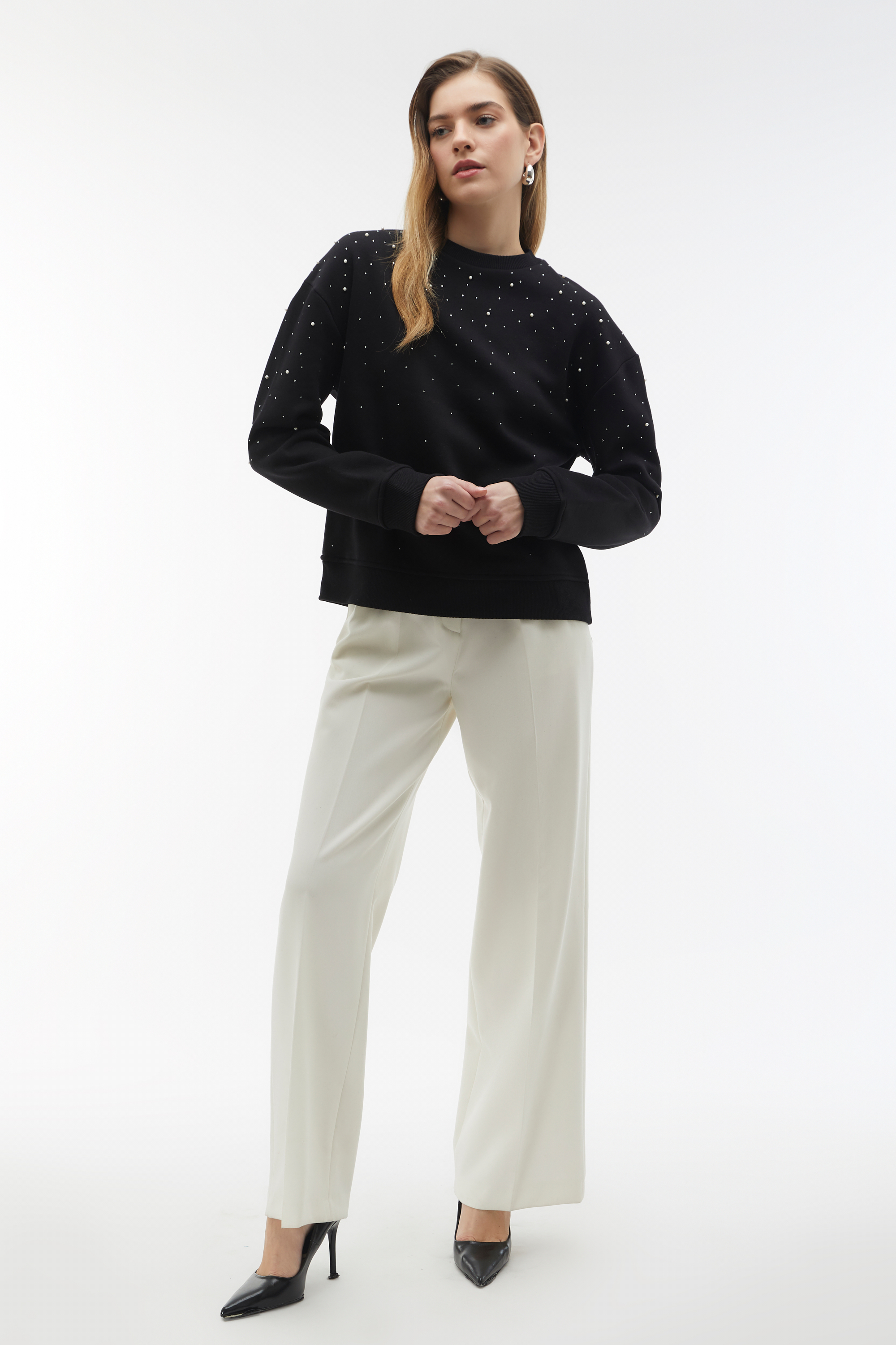 TAŞ İŞLEMELİ LOOSE FIT SWEATSHIRT