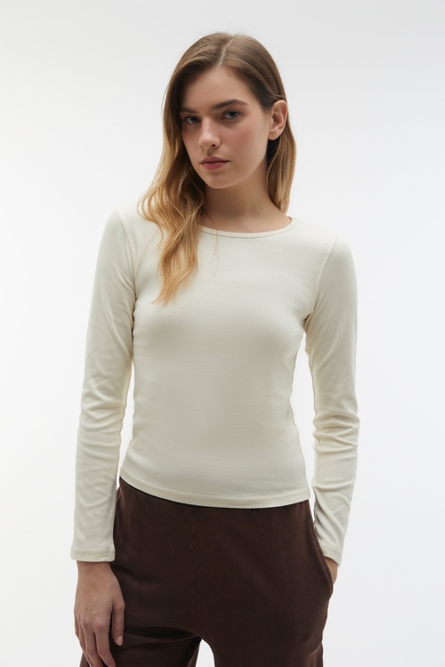  PAMUKLU UZUN KOLLU T-SHIRT