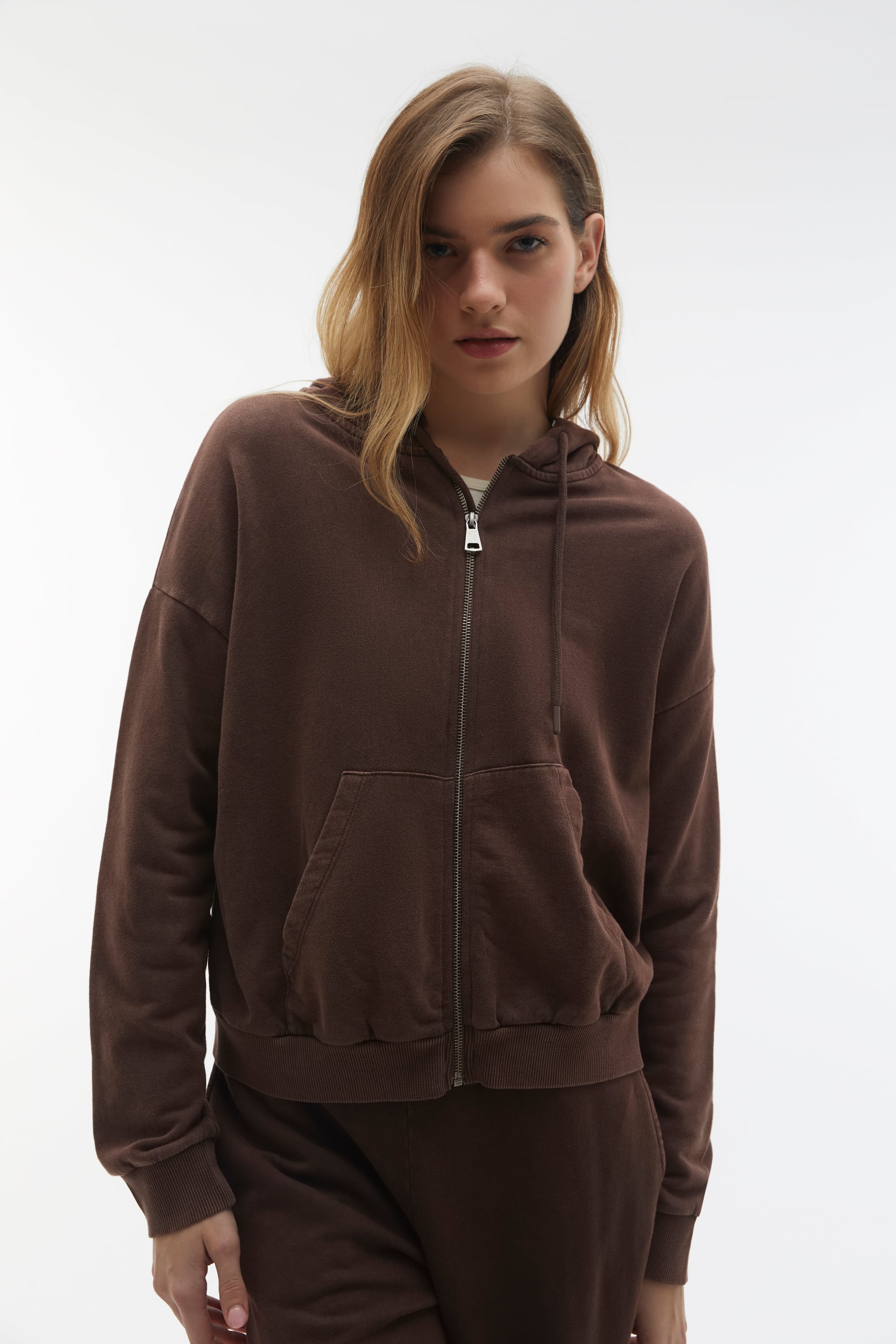 FERMUARLI KAPÜŞONLU SWEATSHIRT