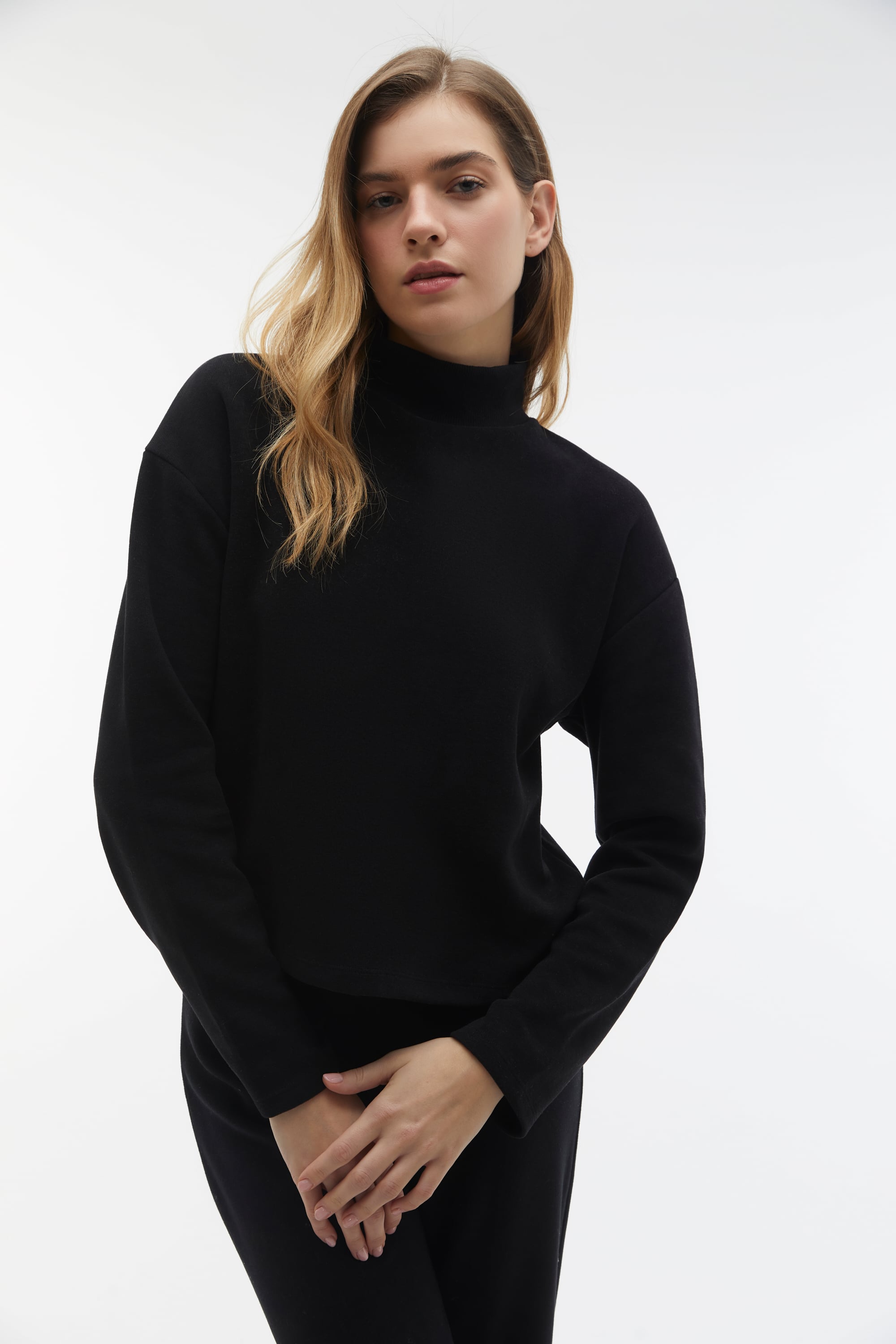 DİK YAKA LOOSE FIT SWEATSHIRT