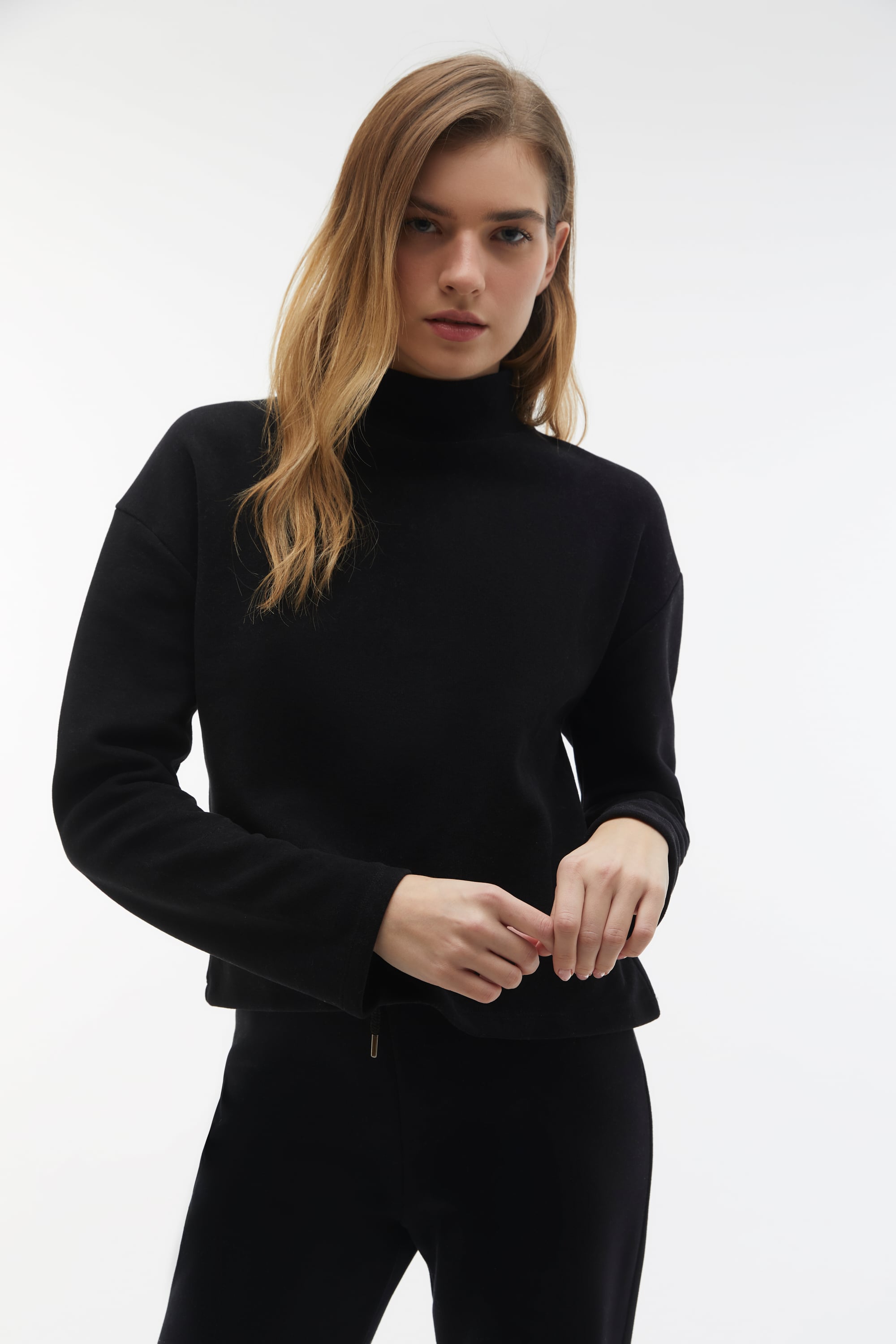 DİK YAKA LOOSE FIT SWEATSHIRT