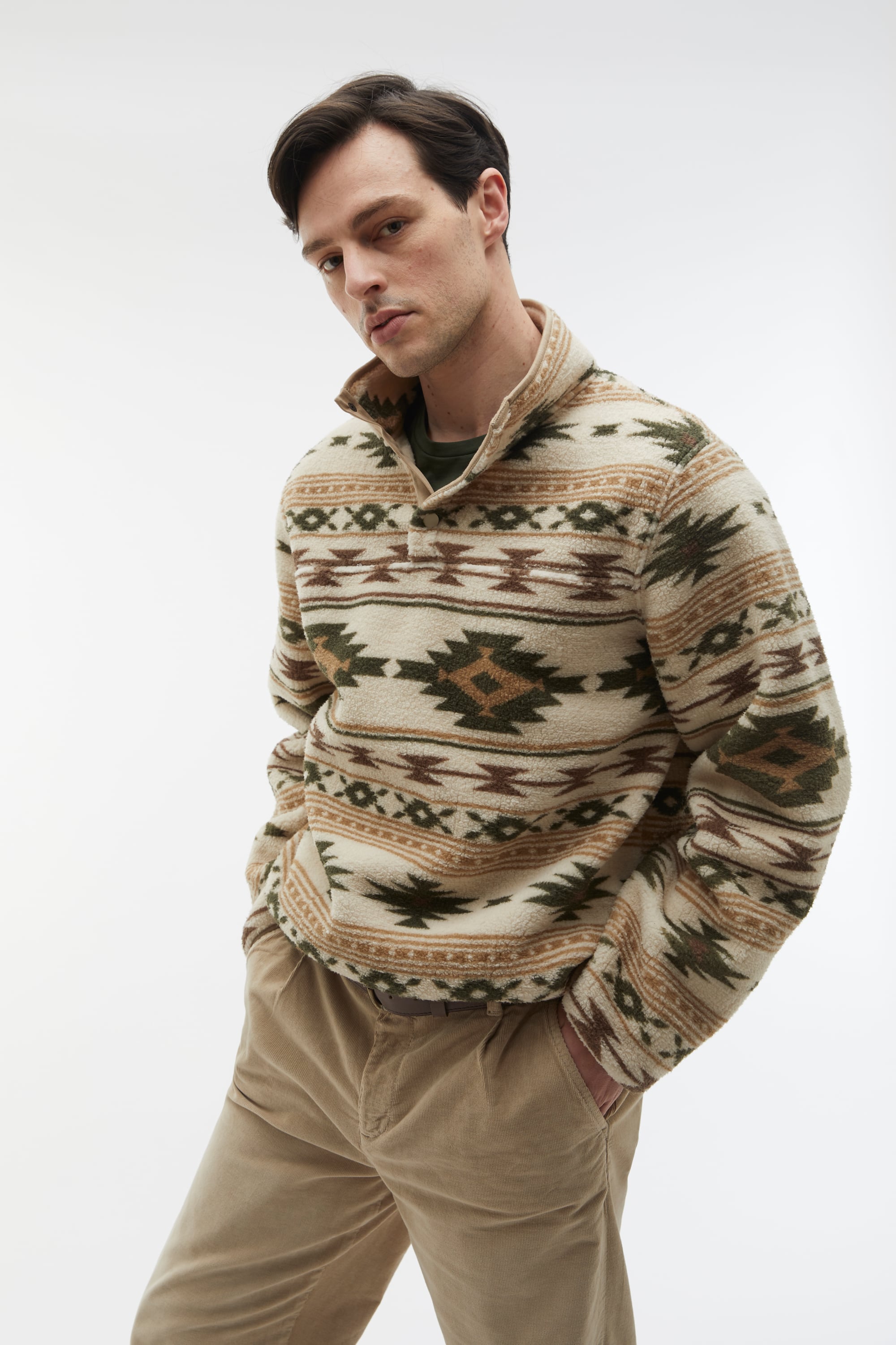 ETNİK DESENLİ DİK YAKA POLAR SWEATSHIRT