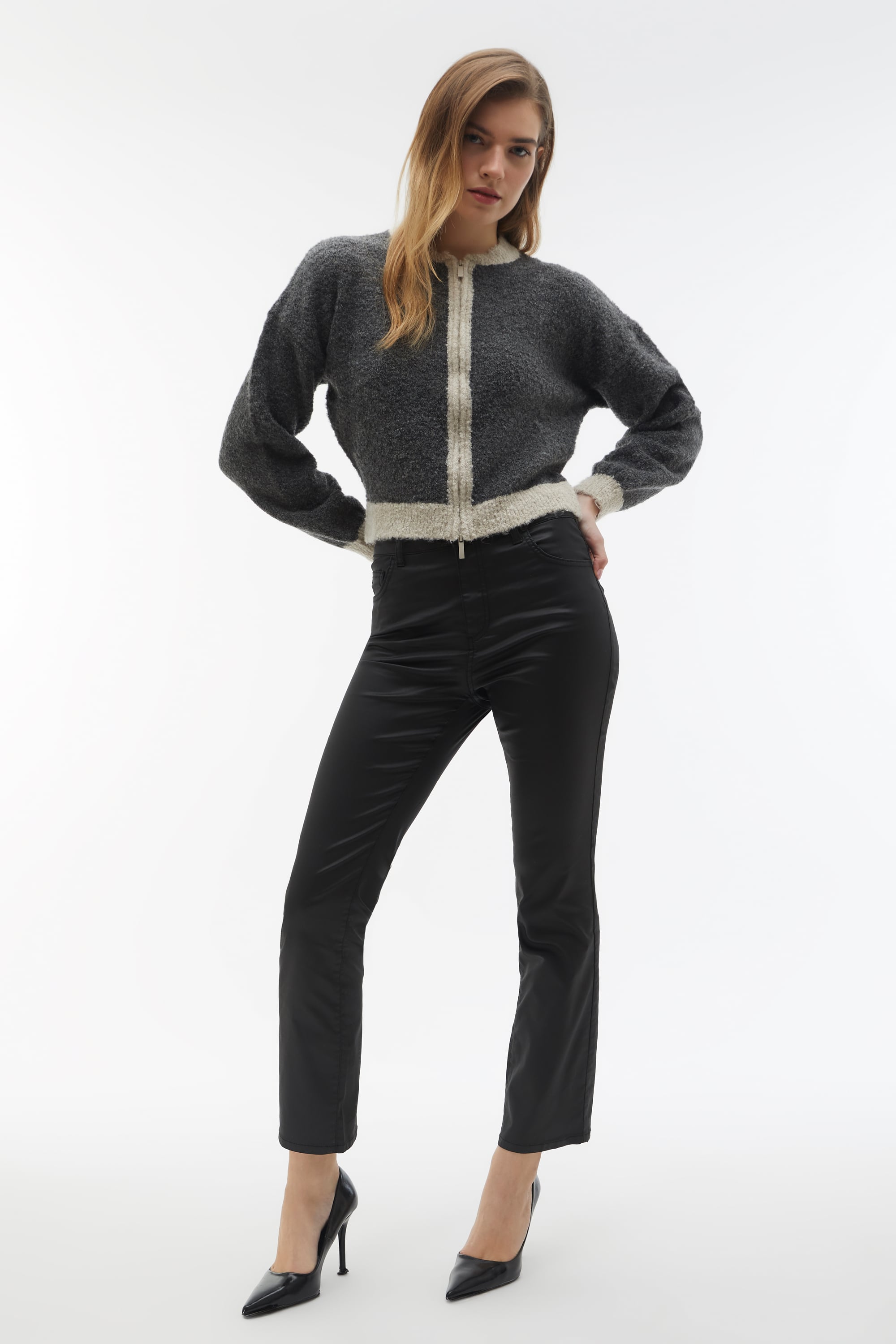 FERMUARLI TRİKO HIRKA