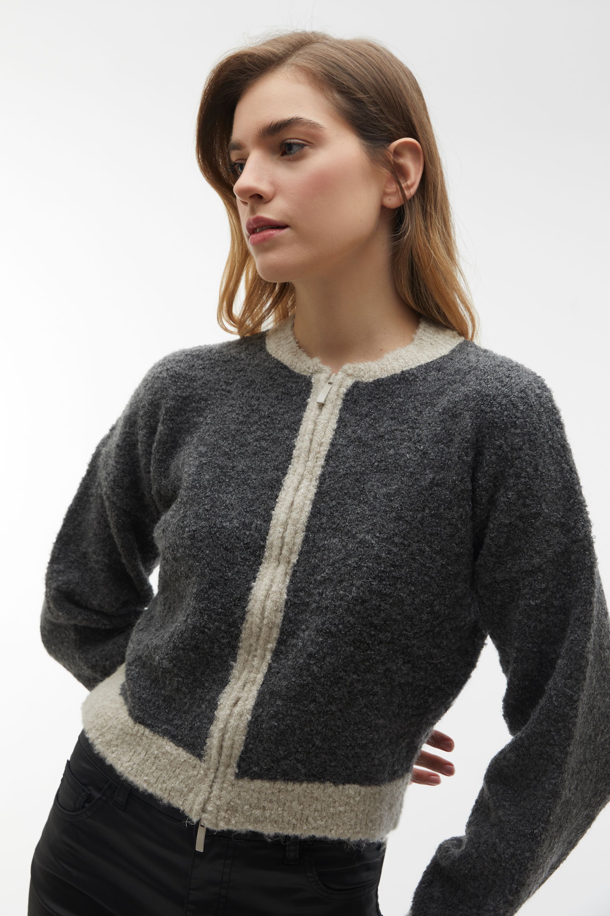 FERMUARLI TRİKO HIRKA