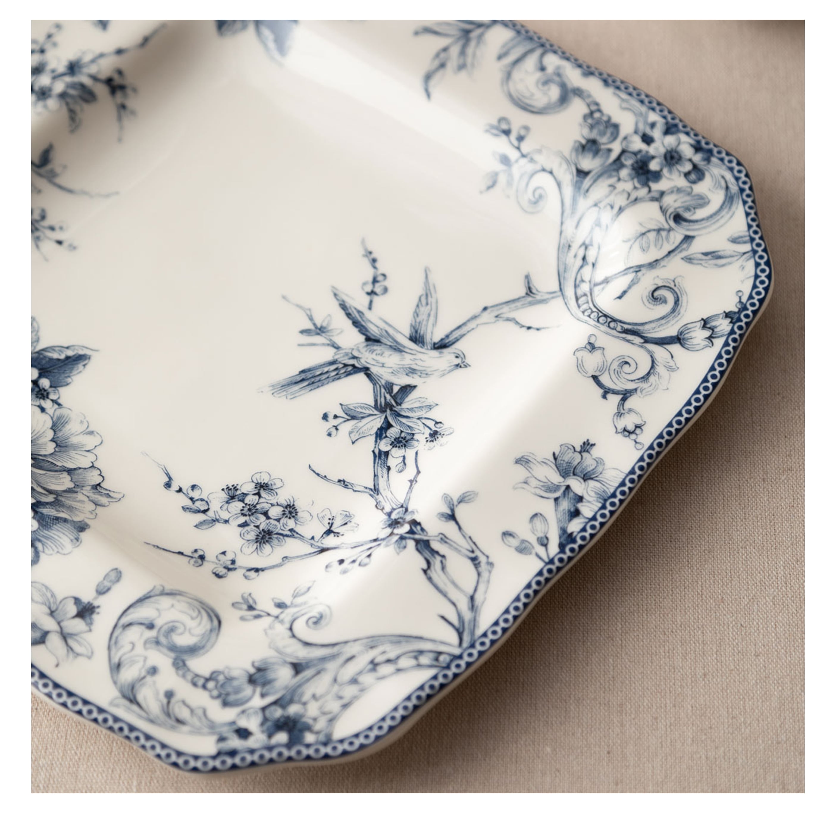 ADELAIDE KARE SERVİS TABAĞI  27 CM