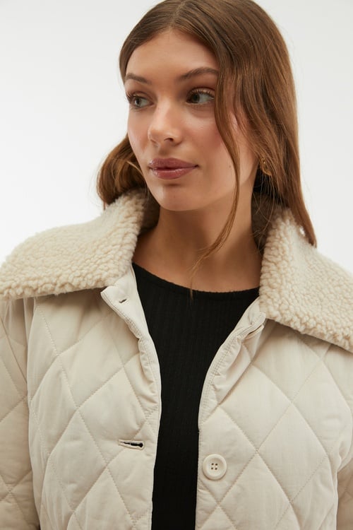 KAPİTONELİ KÜRK YAKA MONT CEKET