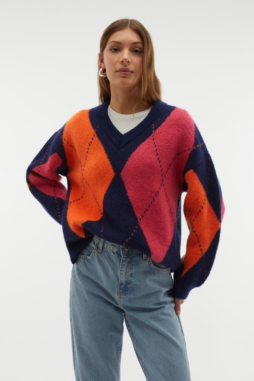  BAKLAVA DESENLİ JAKARLI V YAKA KAZAK