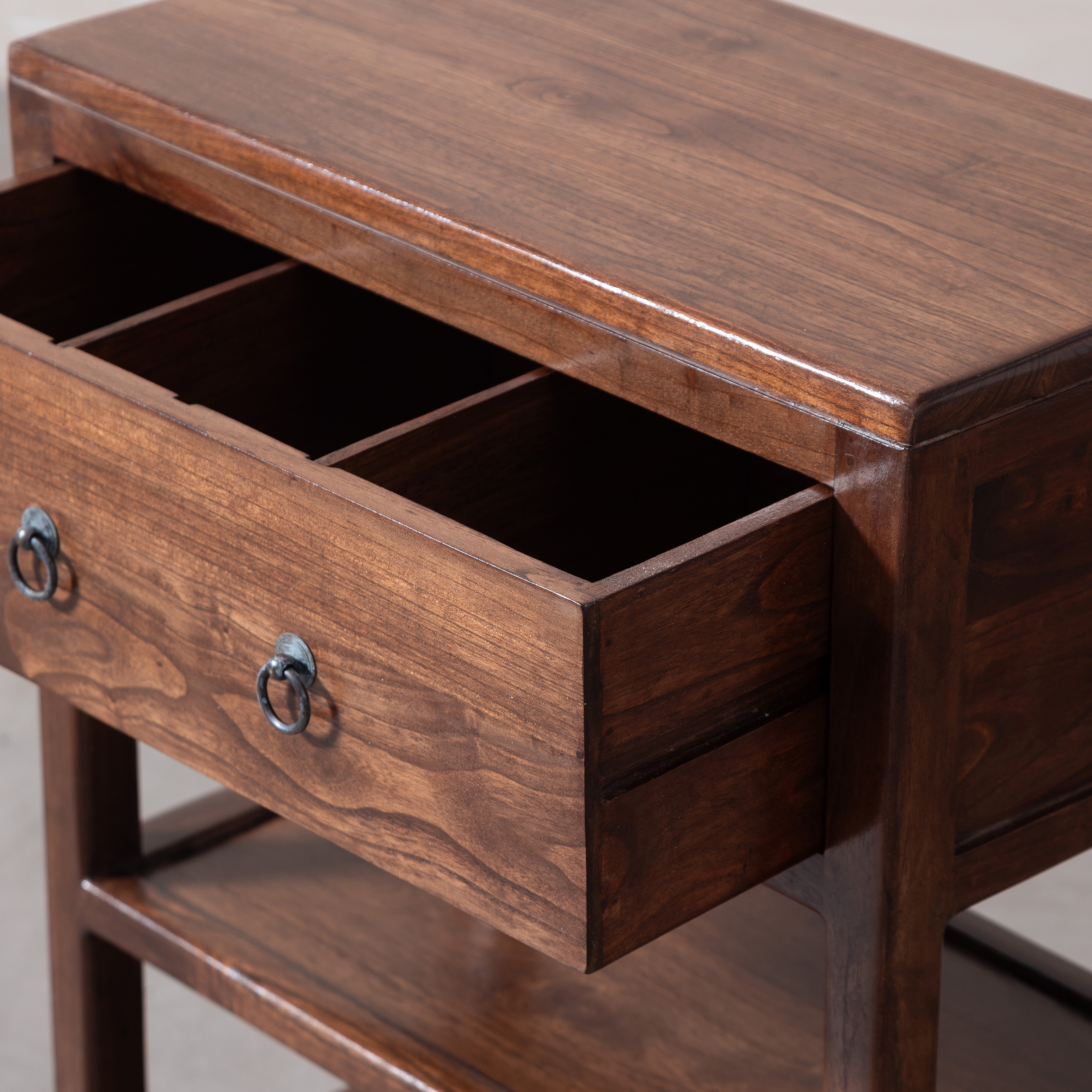 MILLENIUM TİK AĞACI KOMODİN