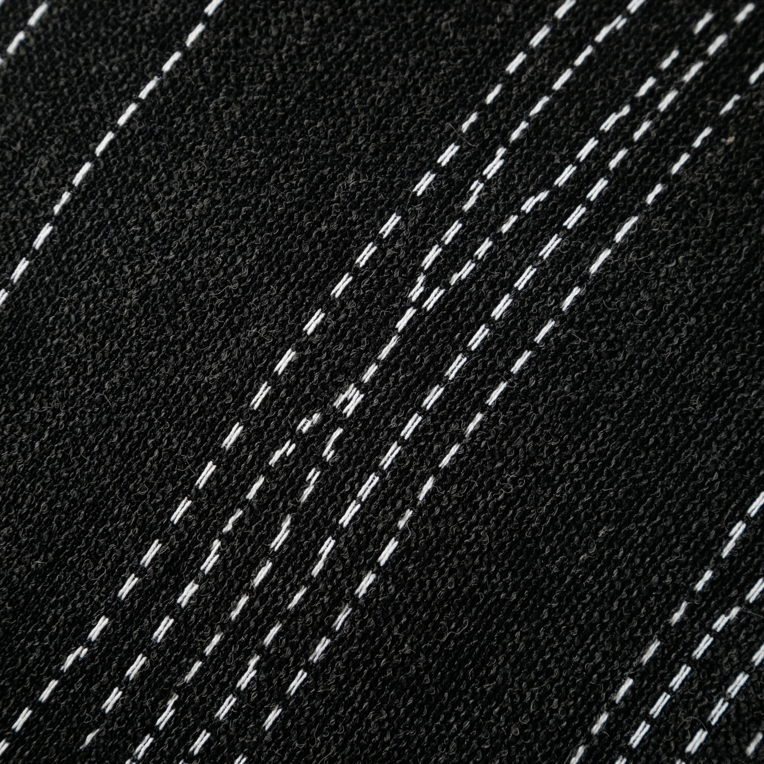 AVA GRID KIRLENT SİYAH 45X45