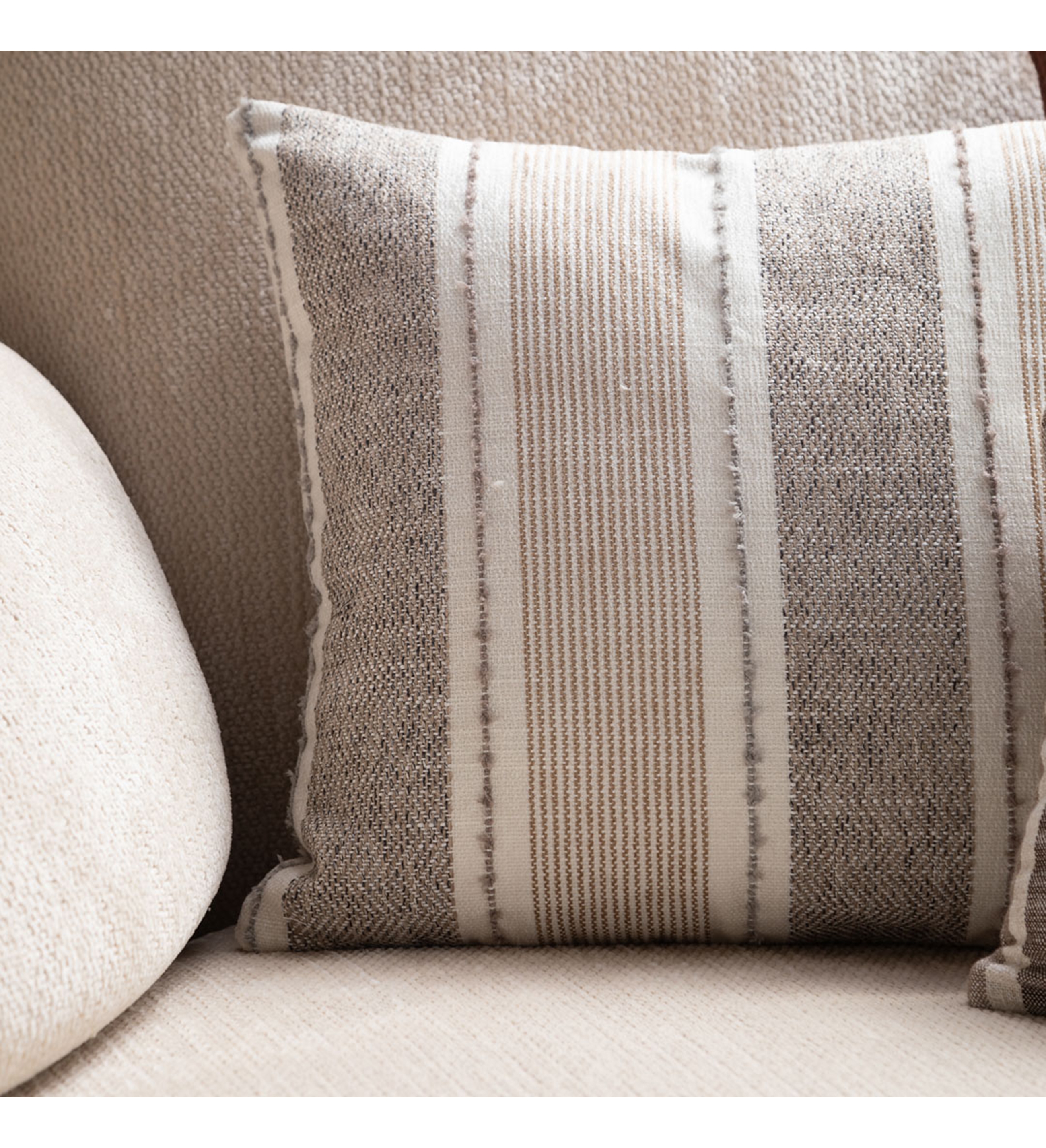 AMY KIRLENT BEJ 45X45